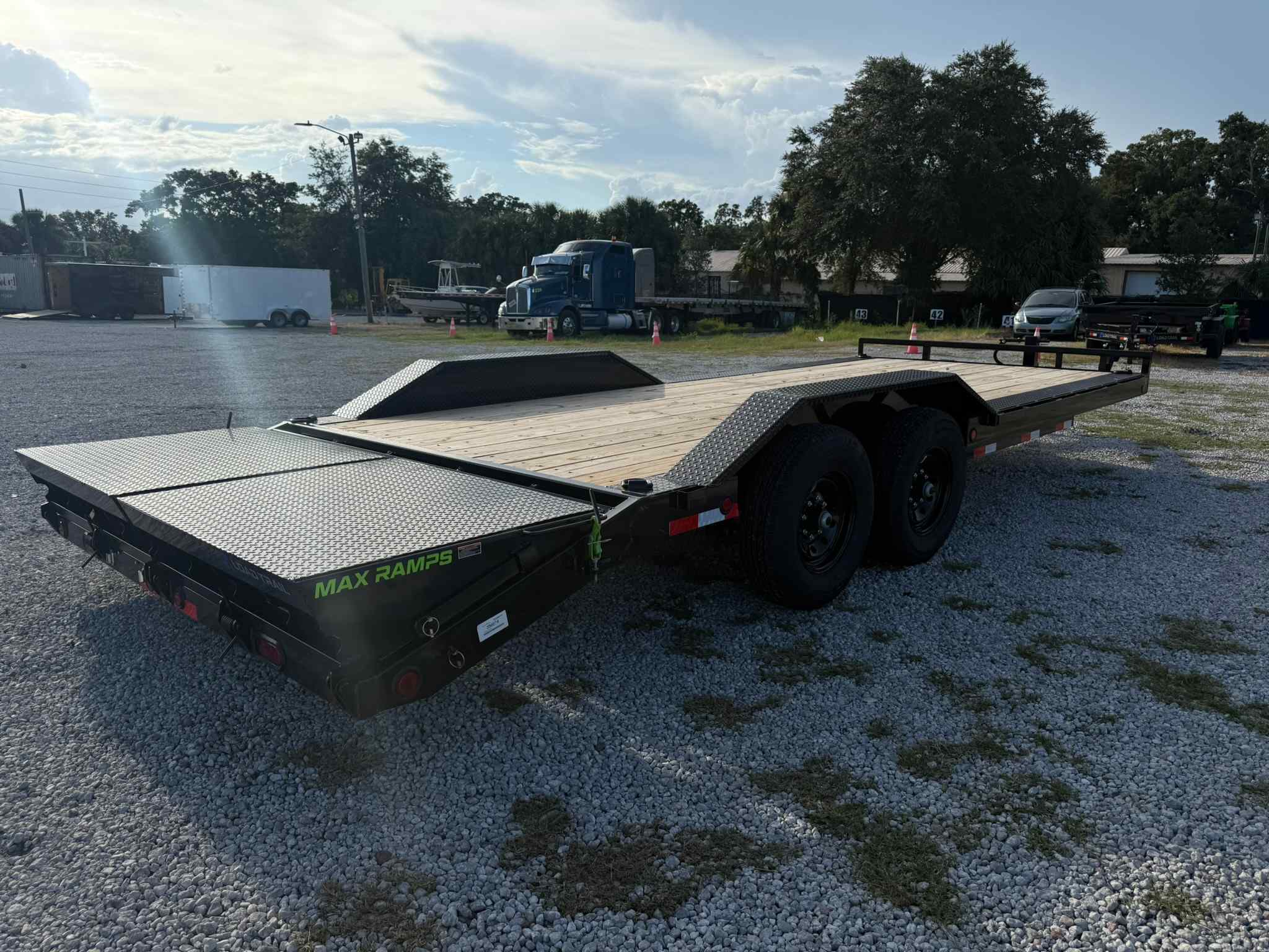 New 8.5×22 LOAD TRAIL Equipment Trailer