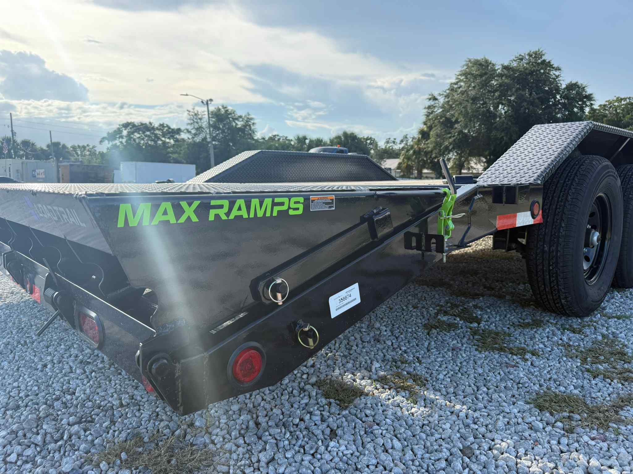 New 8.5×22 LOAD TRAIL Equipment Trailer