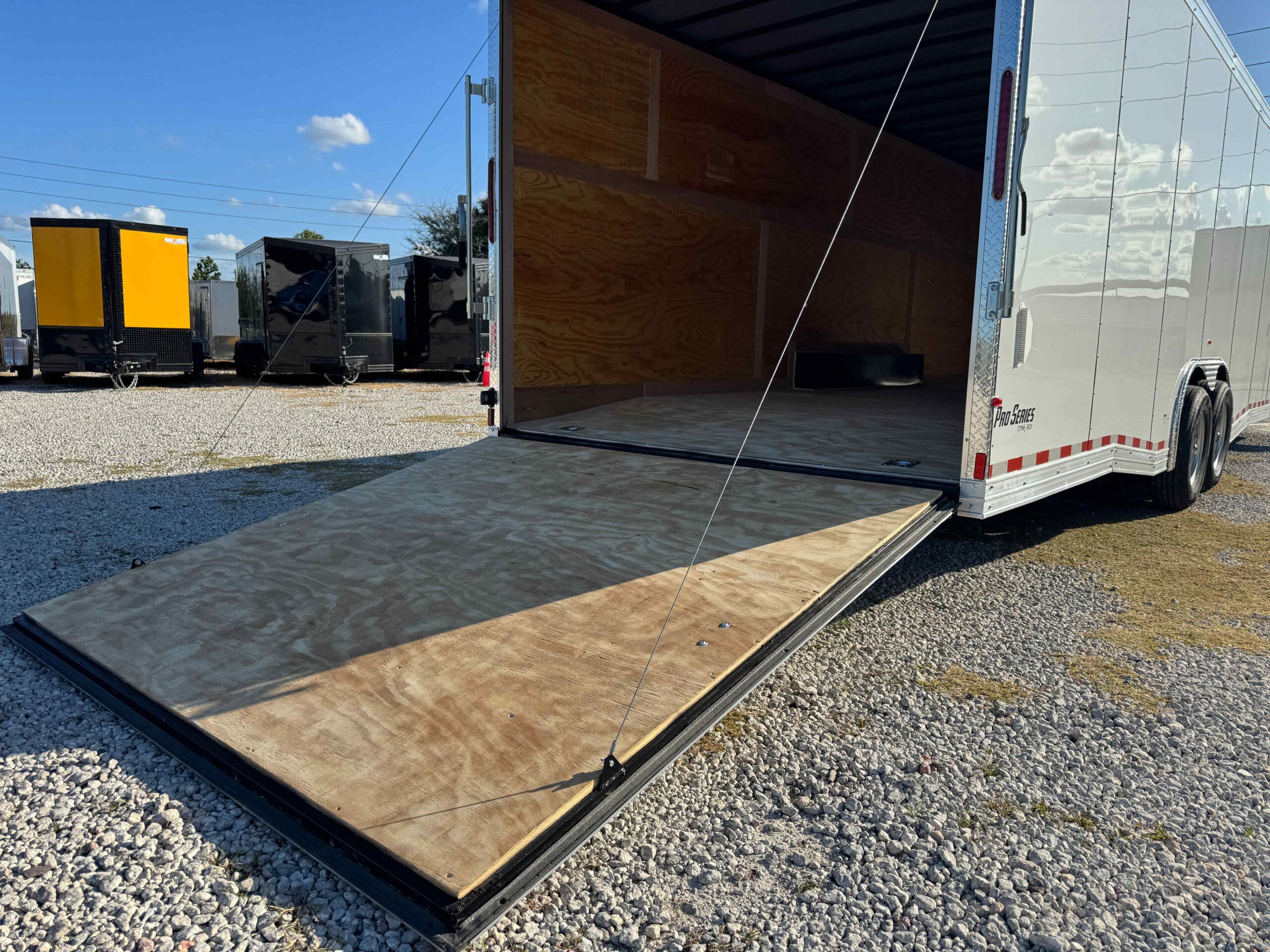 New 8.5×32 CYNERGY CARGO Enclosed Trailer