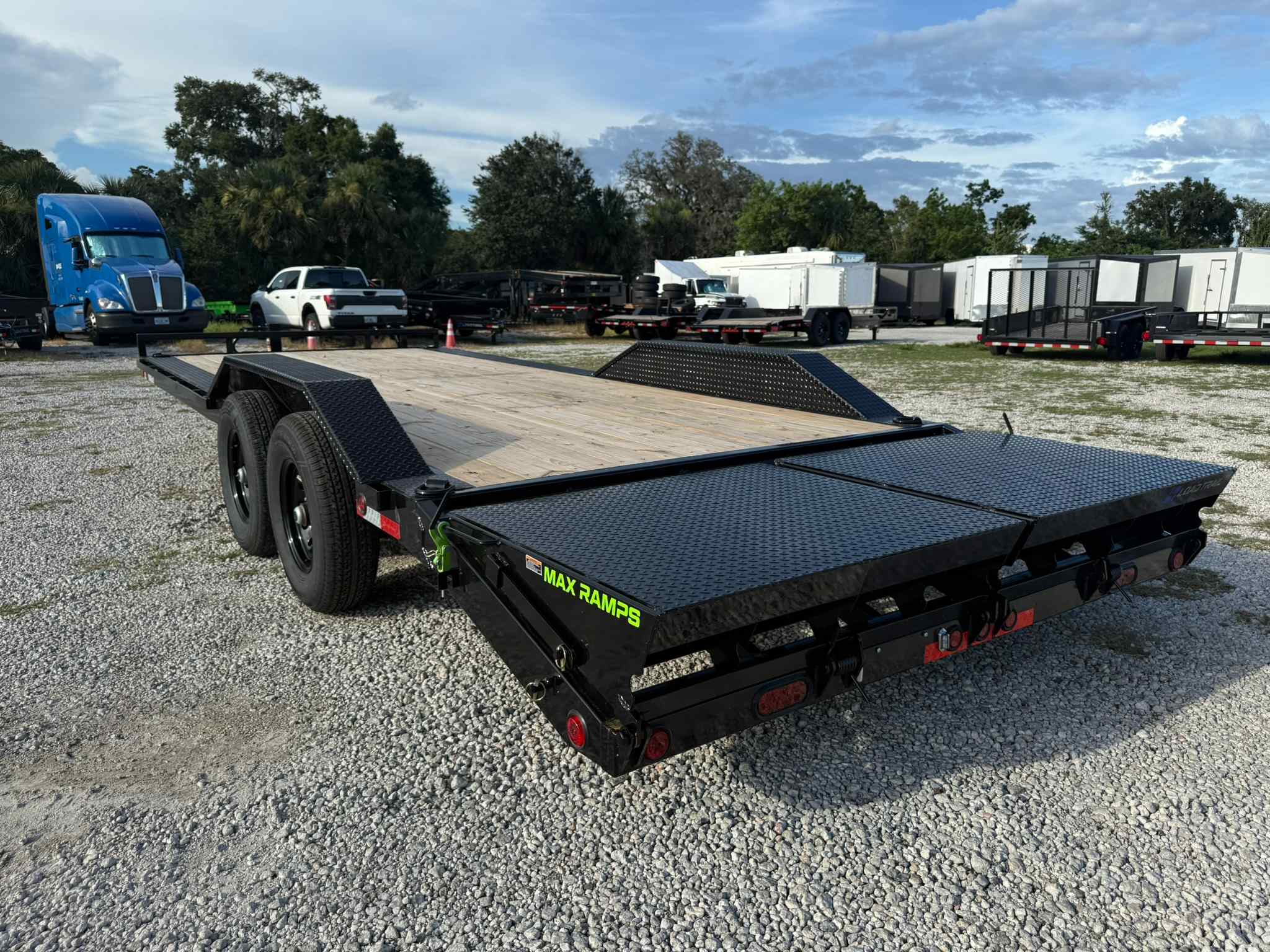 New 8.5×22 LOAD TRAIL Equipment Trailer