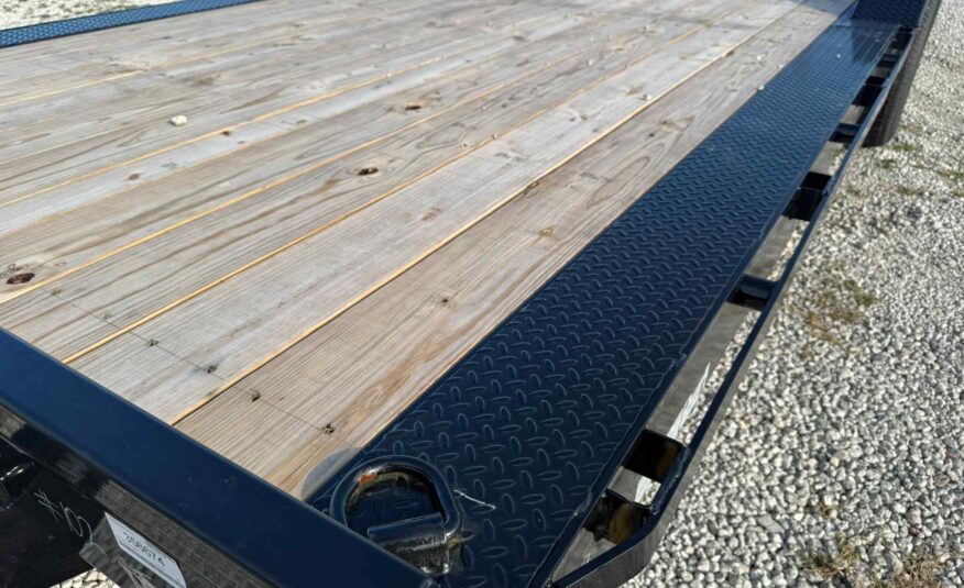 New 8.5×22 LOAD TRAIL Equipment Trailer