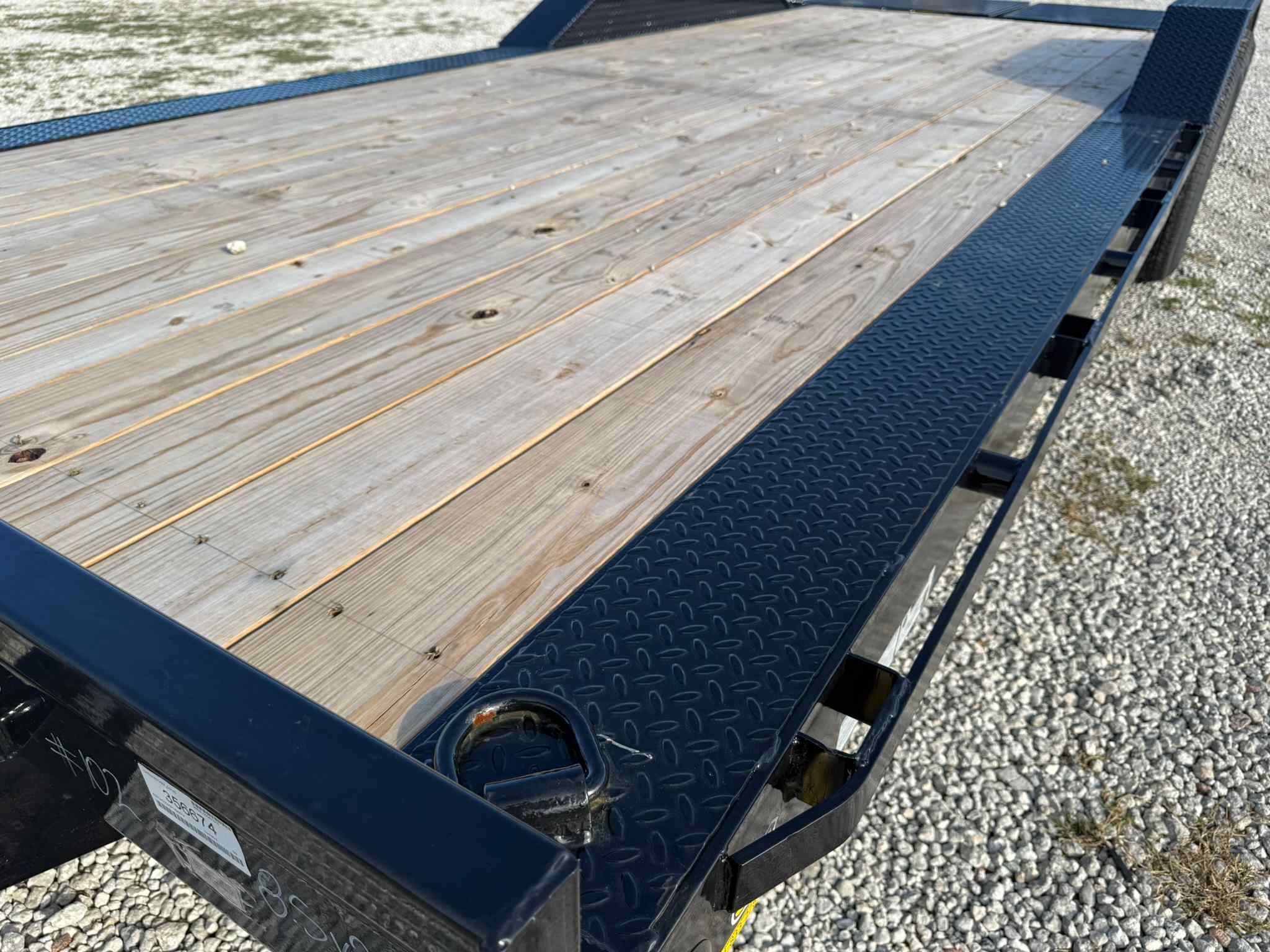 New 8.5×22 LOAD TRAIL Equipment Trailer