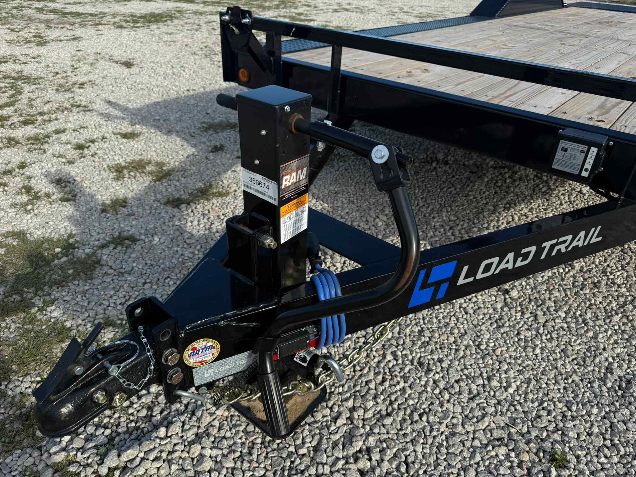 New 8.5×22 LOAD TRAIL Equipment Trailer