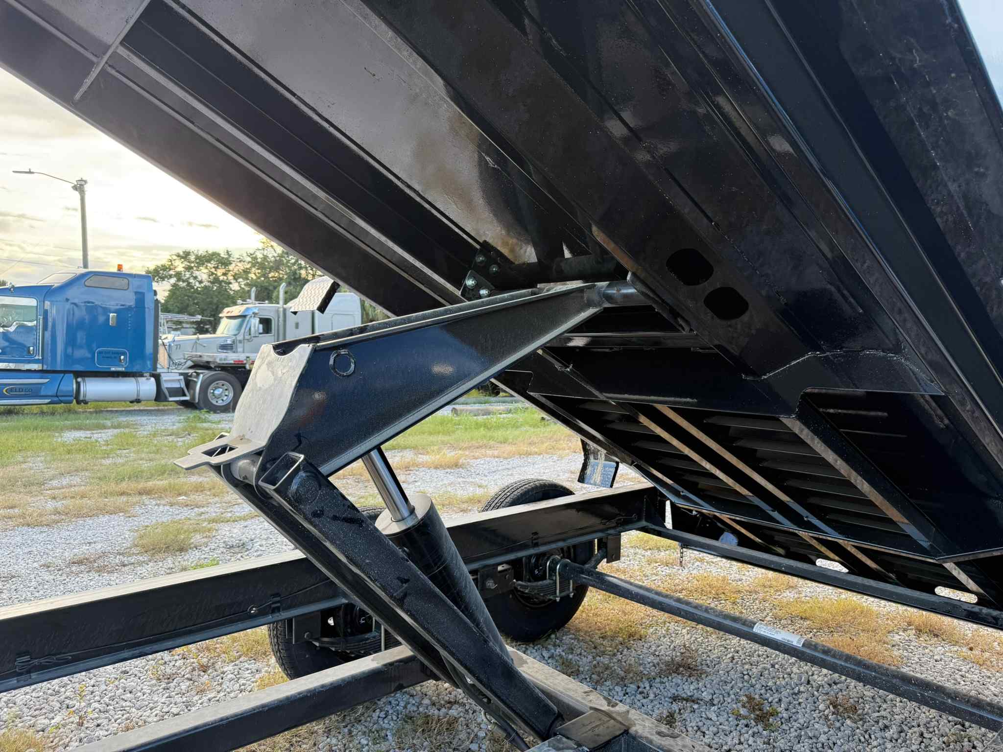 New 7×14 LOAD TRAIL Dump Trailer