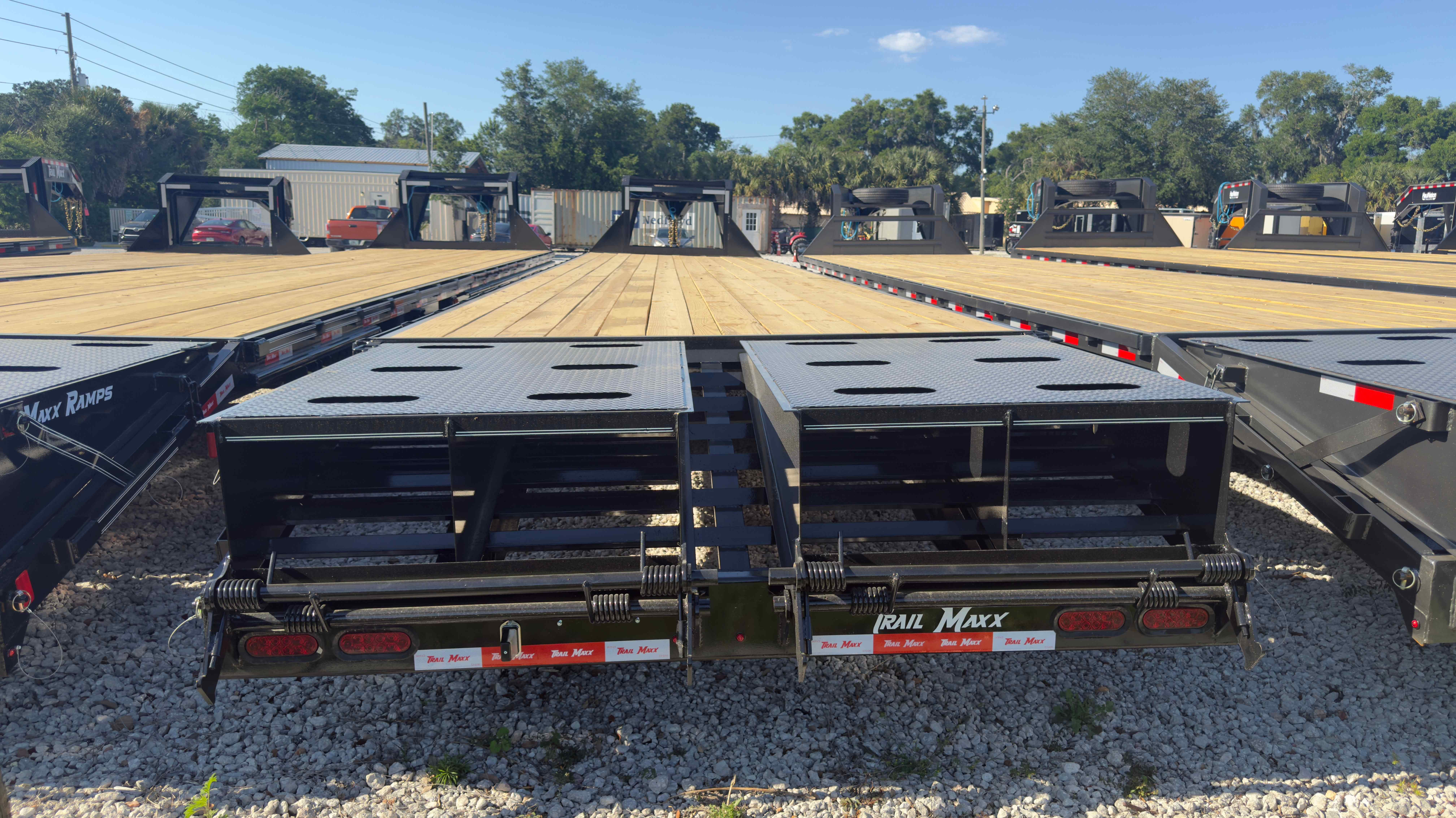 New 8.5×40 TRAILMAXX Flatbed Trailer