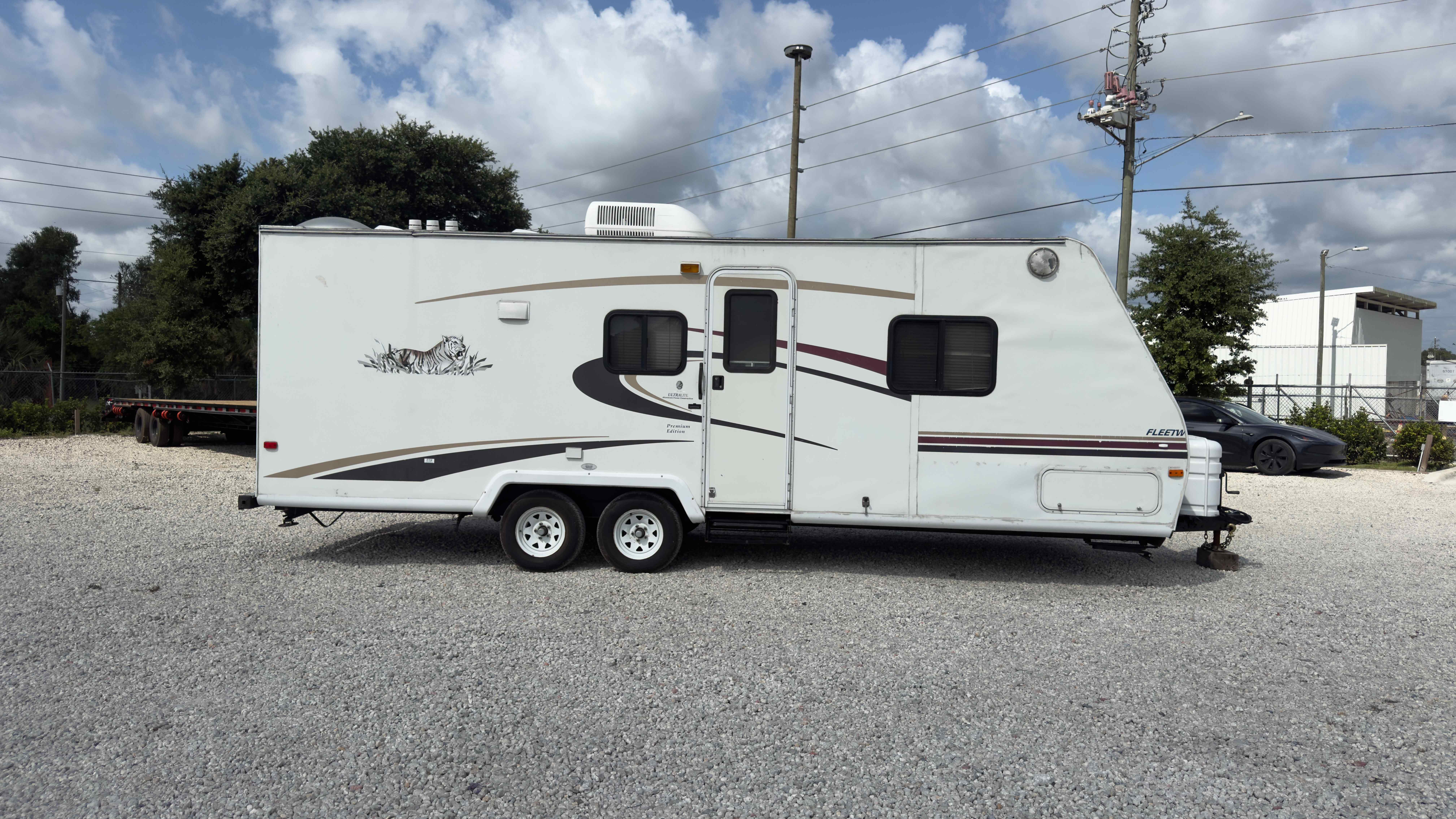 Used 8.5×24 PRWU Enclosed Trailer