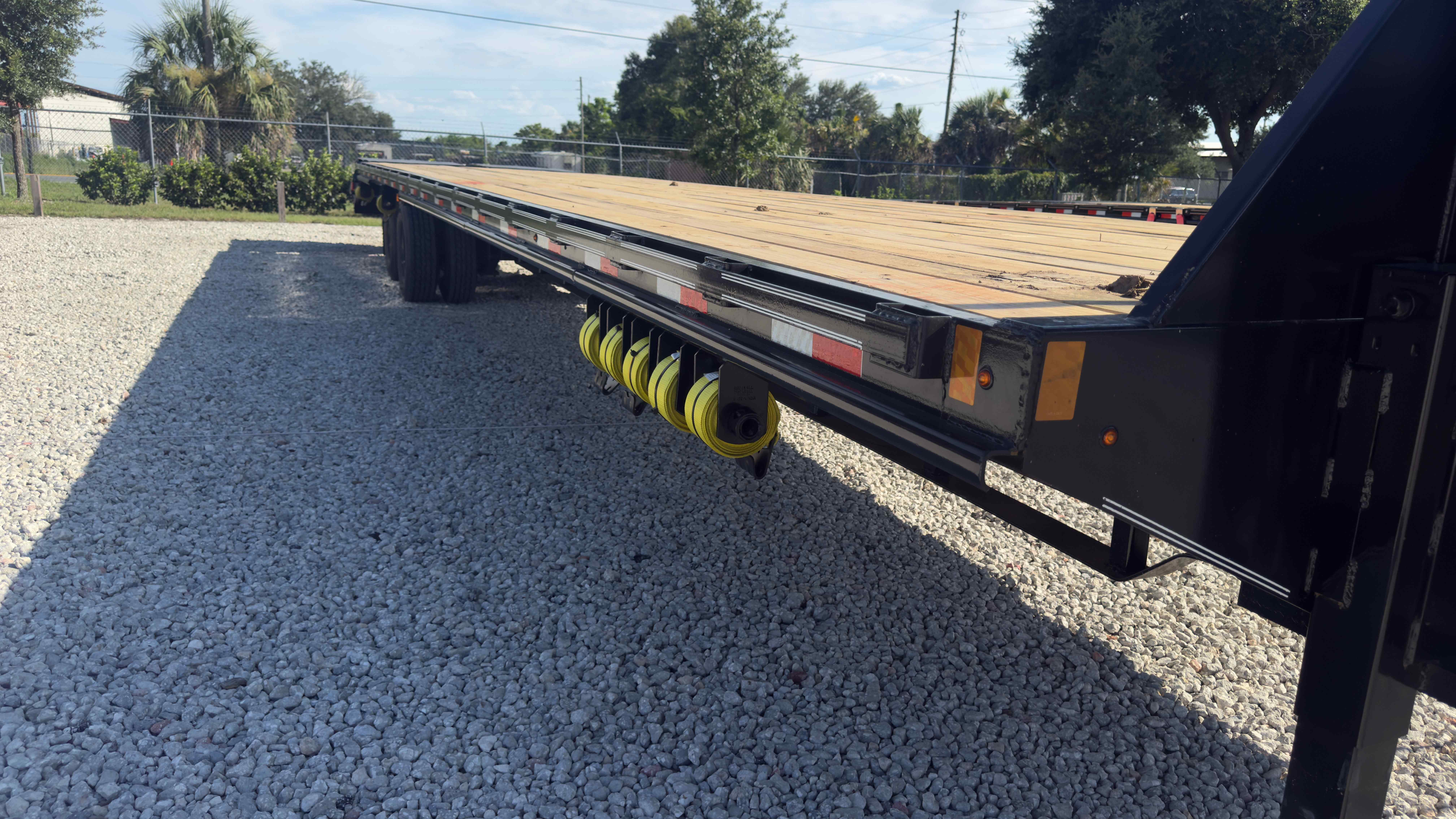 New 8.5×40 TrailMaxx Flatbed Trailer