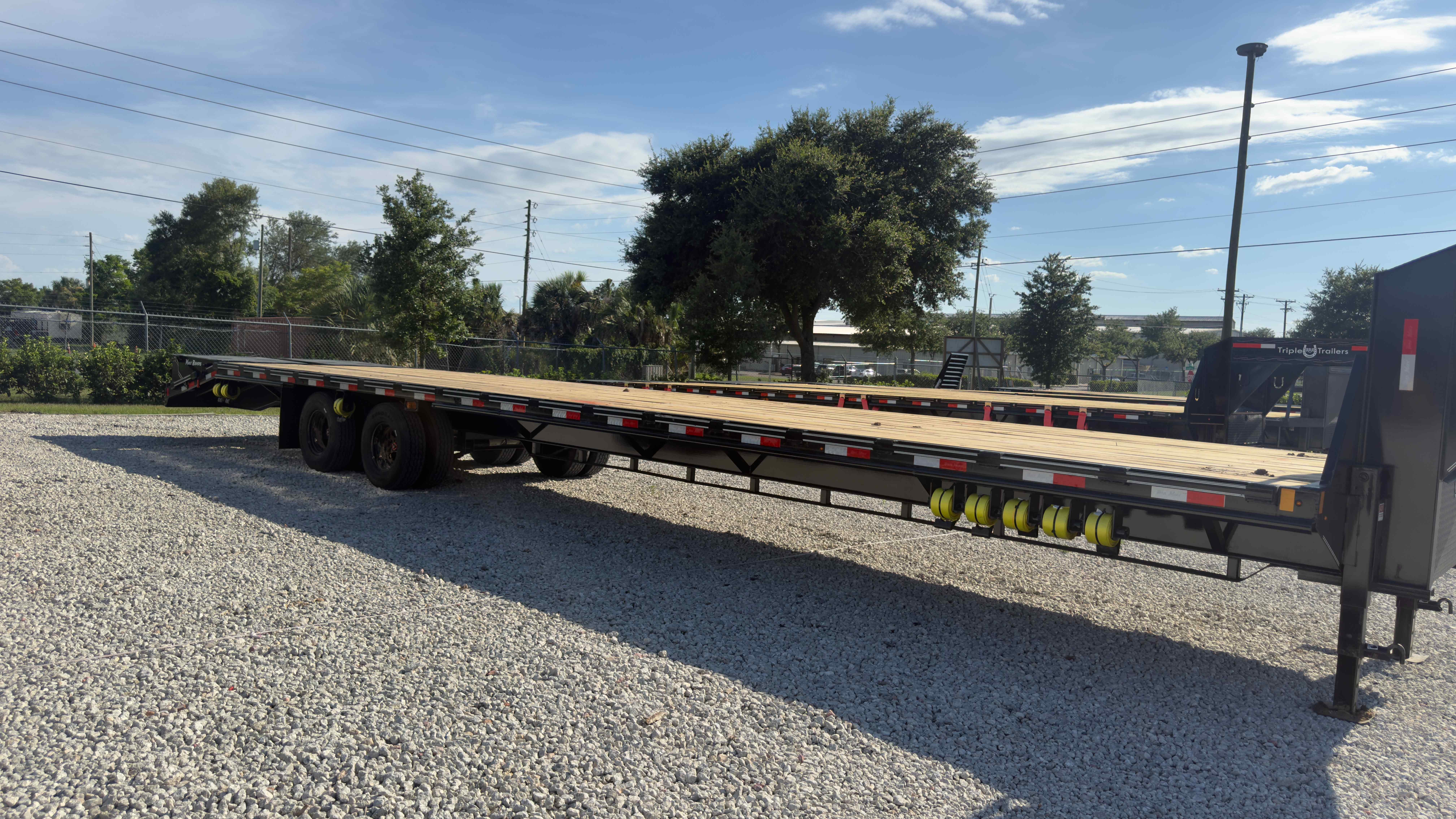 New 8.5×40 TrailMaxx Flatbed Trailer