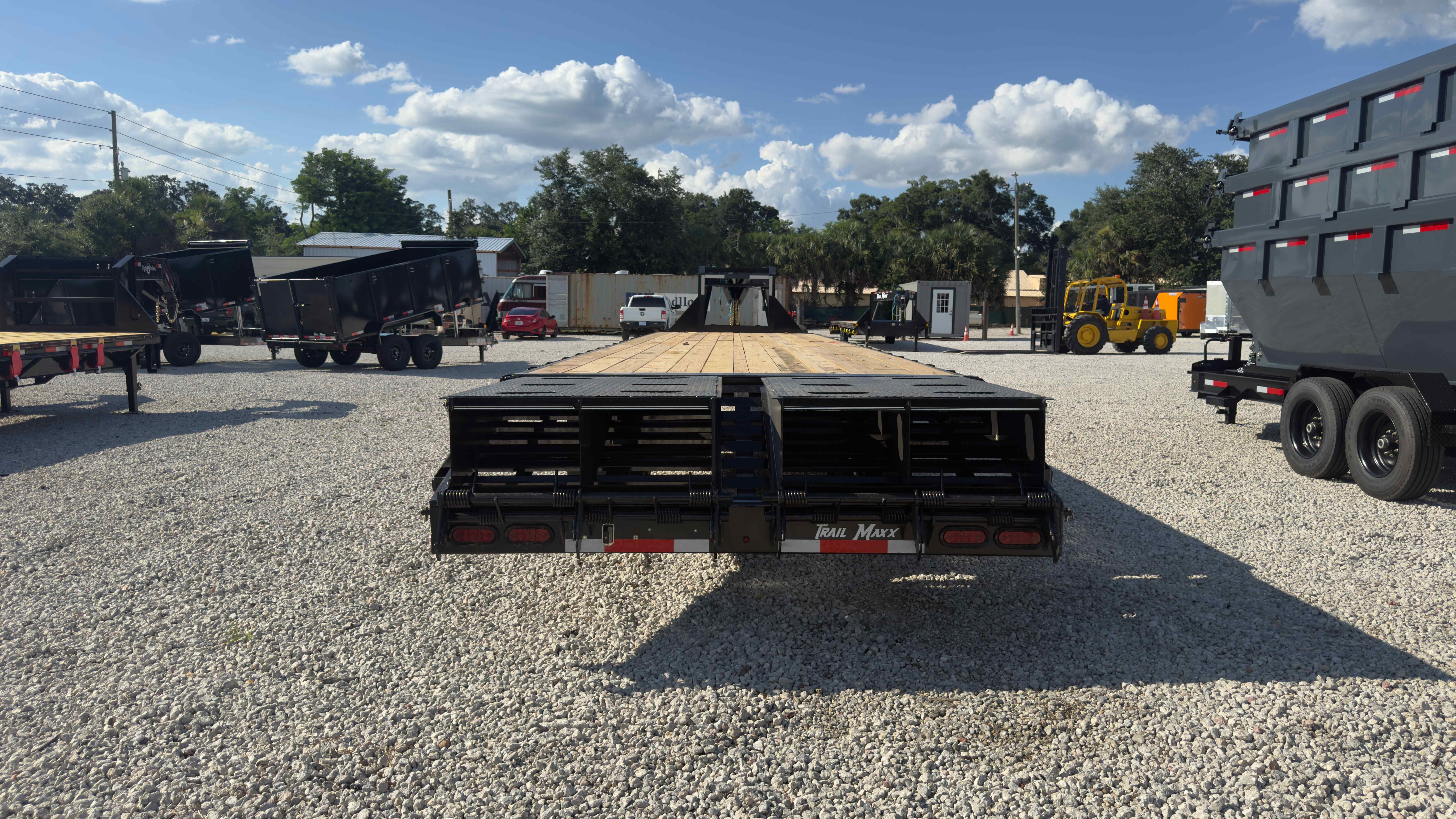 New 8.5×40 TrailMaxx Flatbed Trailer