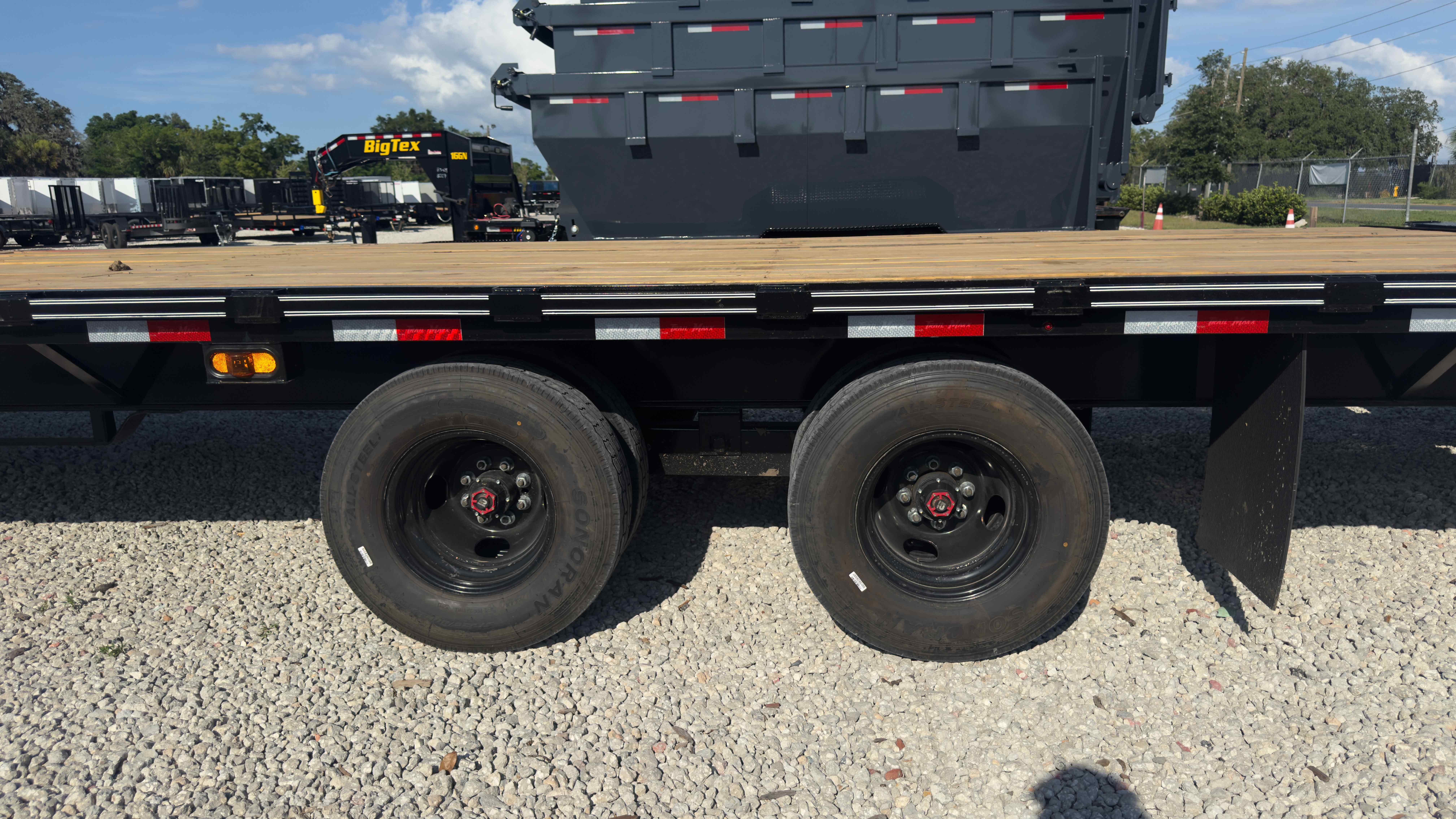 New 8.5×40 TrailMaxx Flatbed Trailer