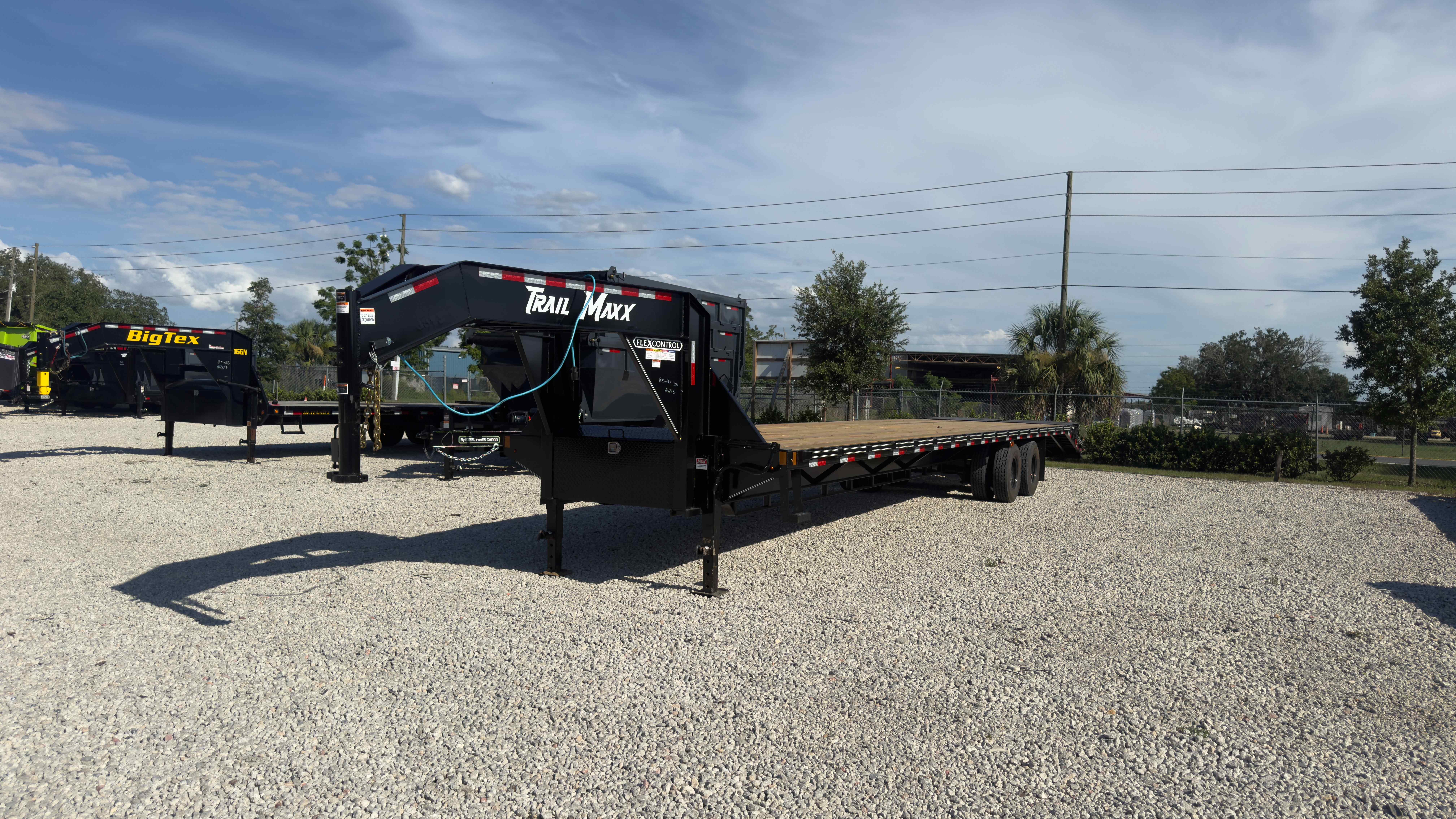 New 8.5×40 TrailMaxx Flatbed Trailer