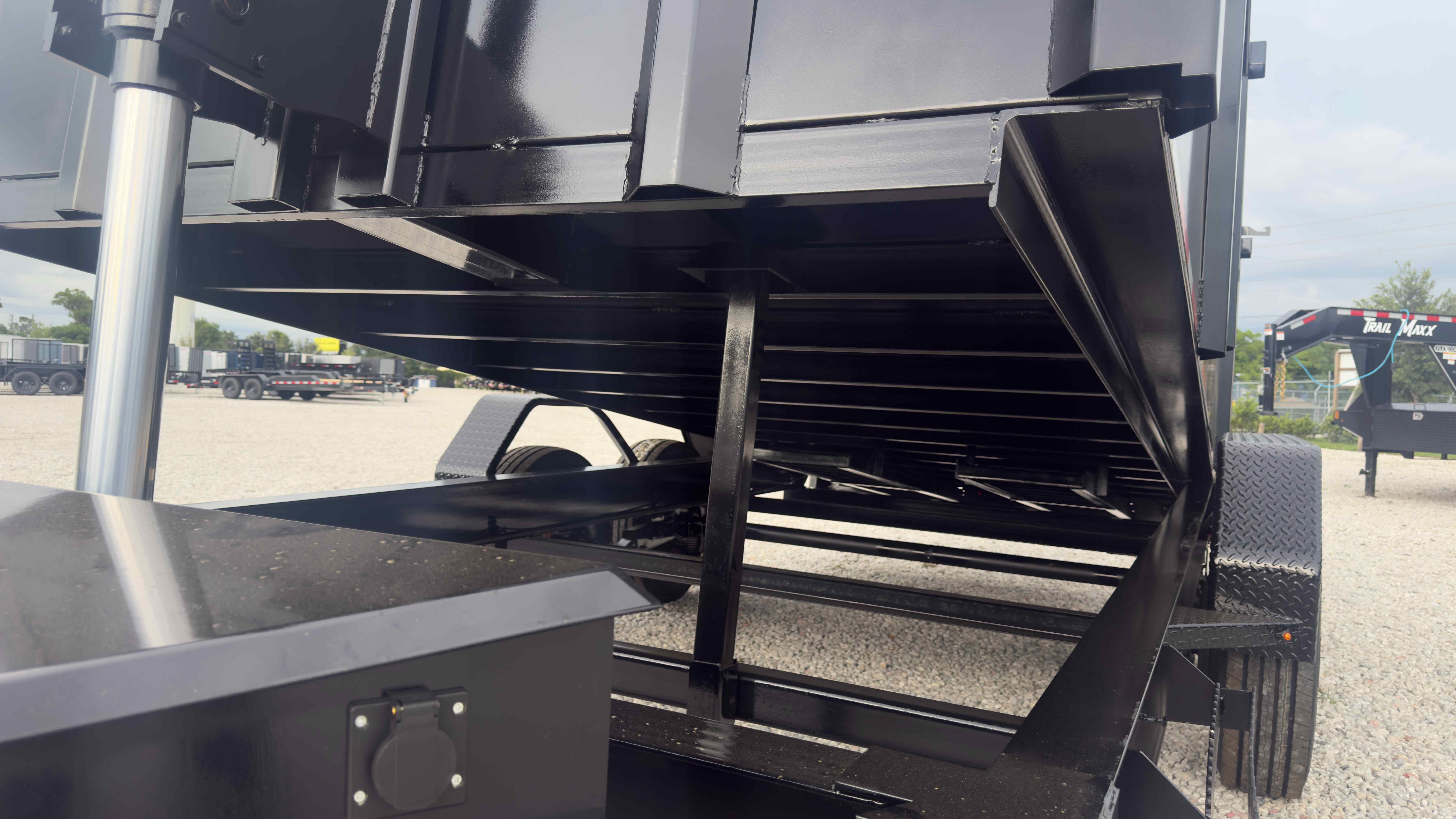 New 7×16 Caliber Dump Trailer