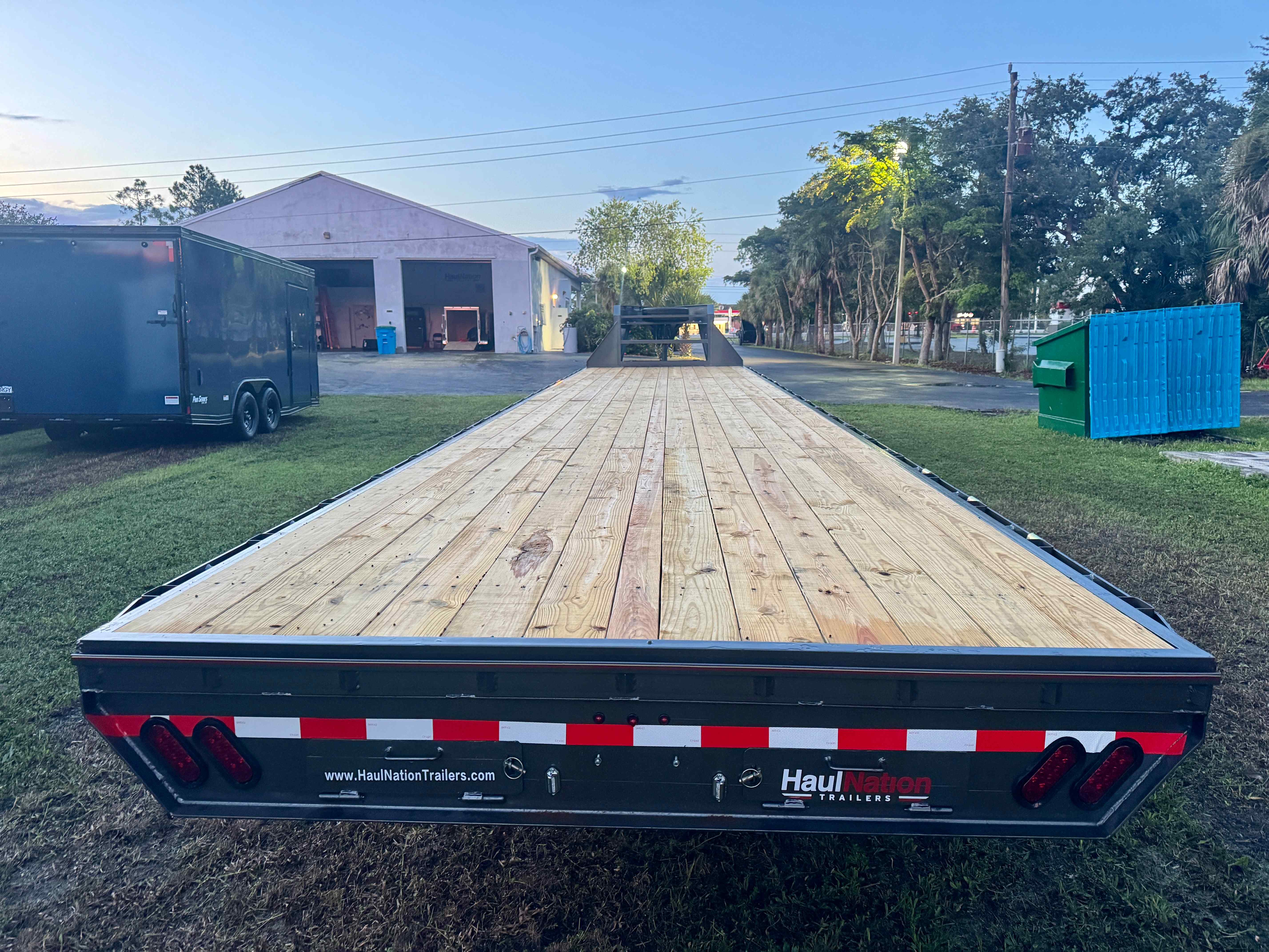 New 8.5×40 TRIPLE R Flatbed Trailer