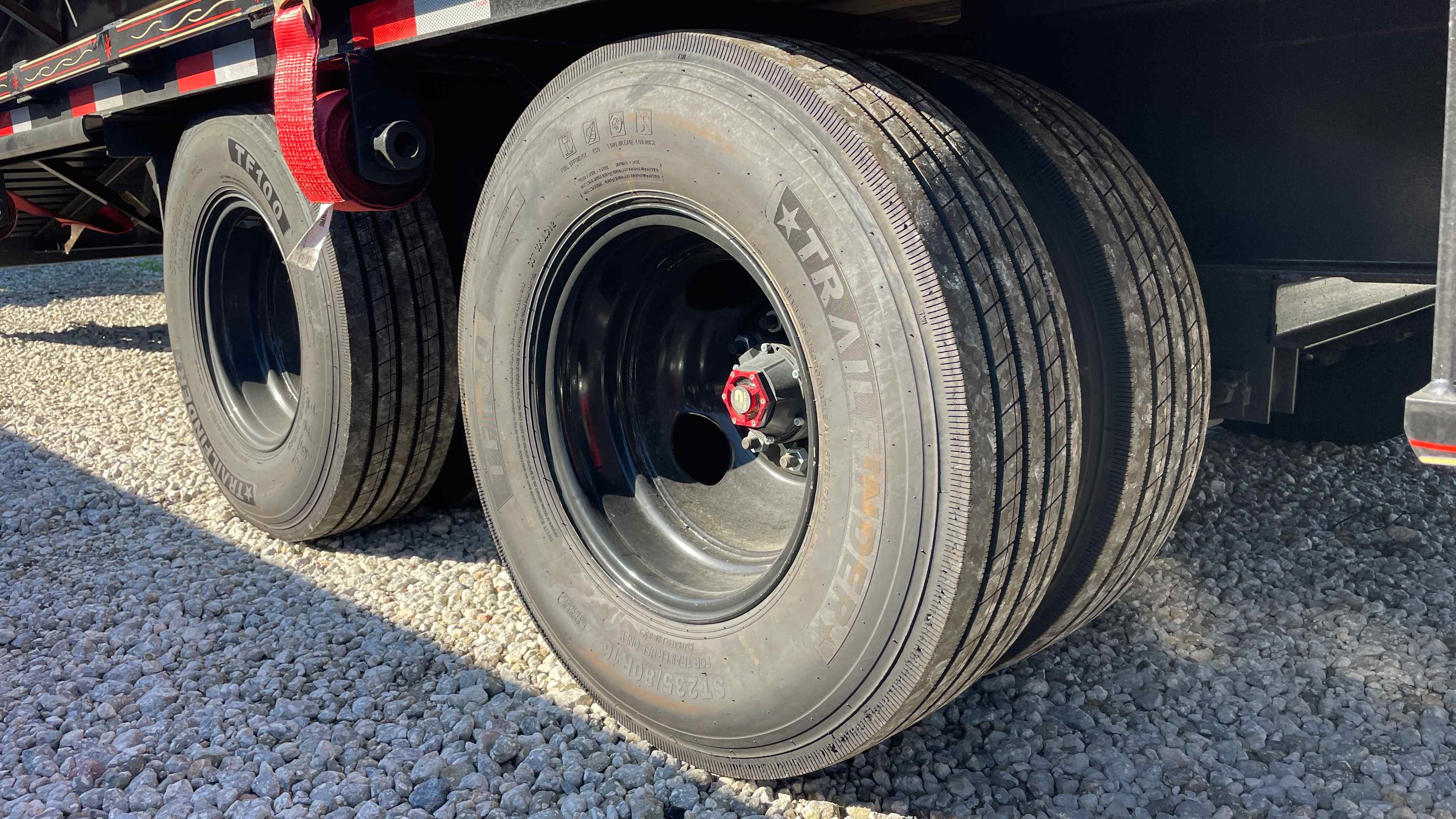 New 8.5×40 TRIPLE R Flatbed Trailer
