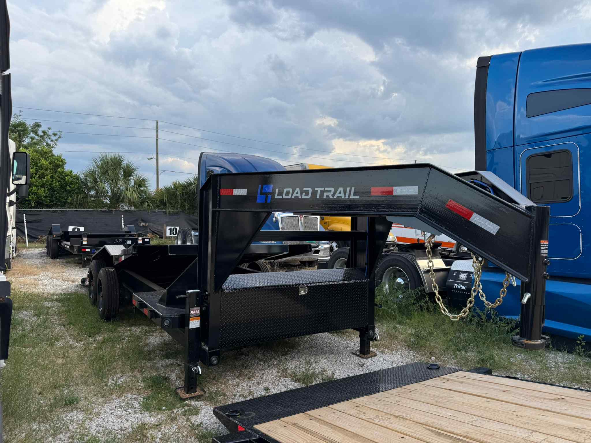 New 8.5×20 LOAD TRAIL Tilt Trailer