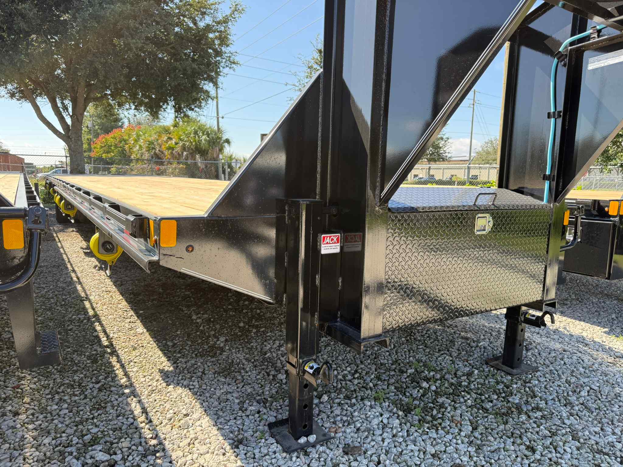 New 8.5×40 TRAILMAXX Flatbed Trailer