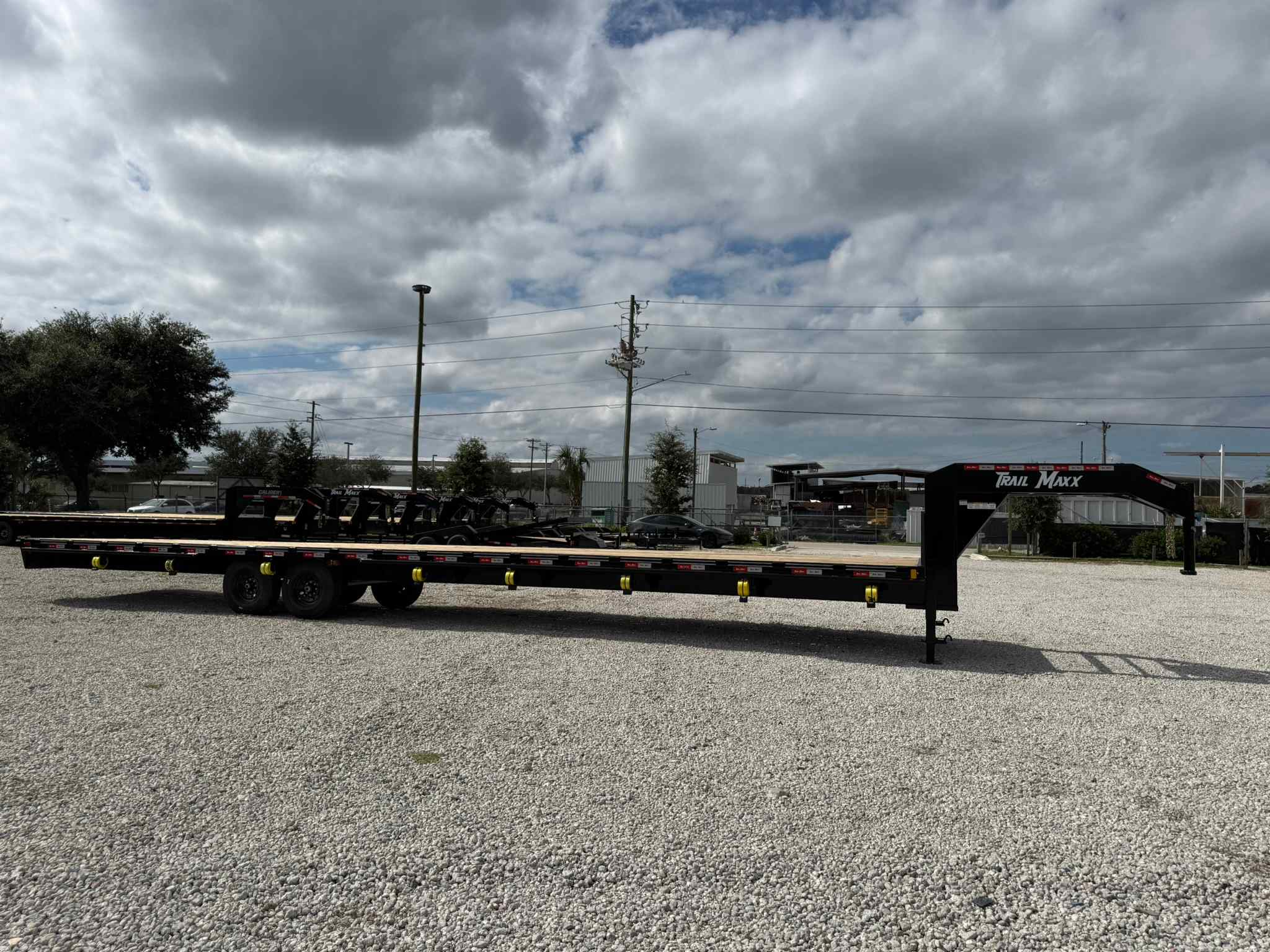 New 8.5×40 TRAILMAXX Flatbed Trailer