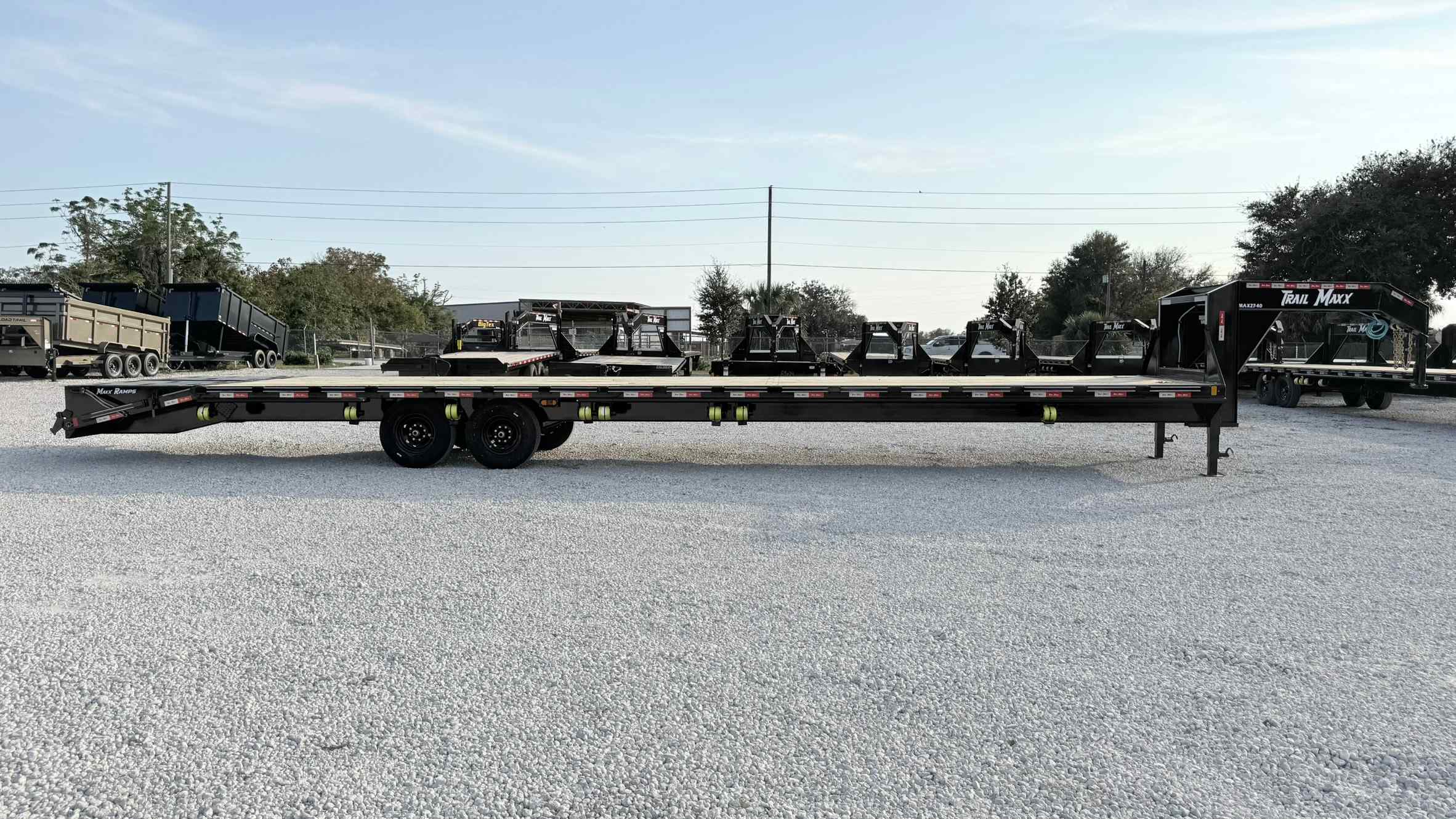New 8.5×40 TRAILMAXX Flatbed Trailer