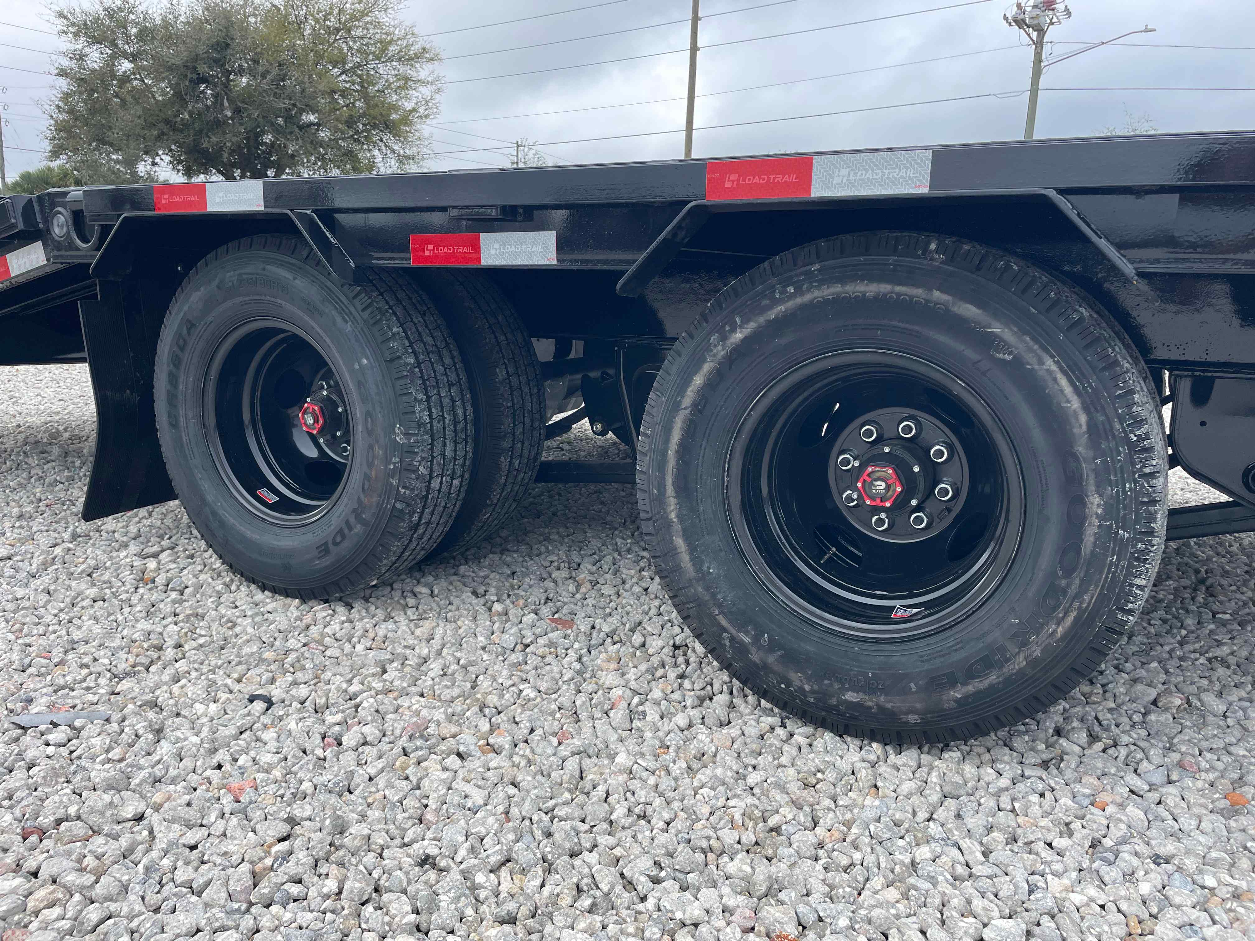 New 8.5×25 LOAD TRAIL Flatbed Trailer