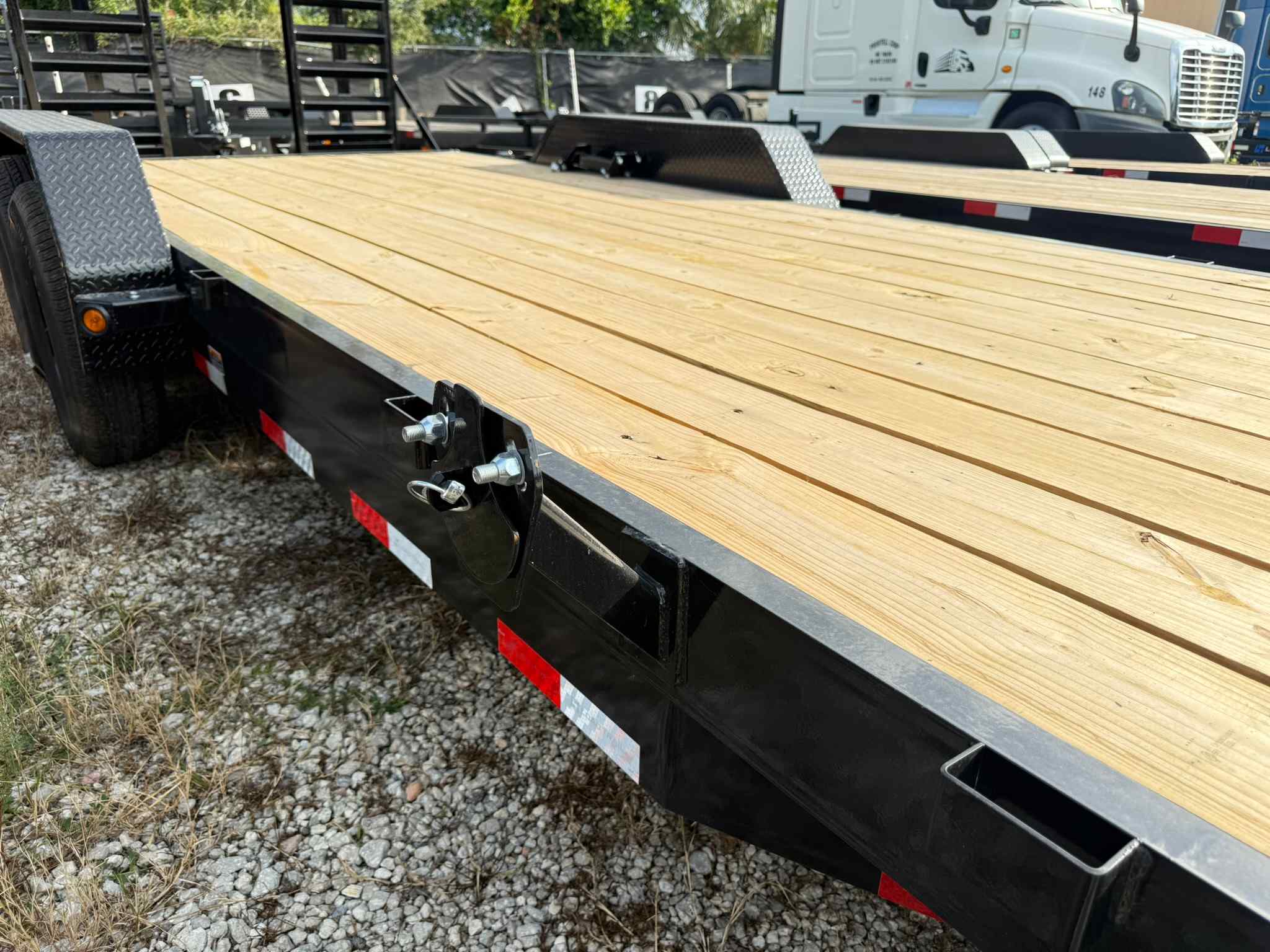 New 7×20 LOAD TRAIL Equipment Trailer