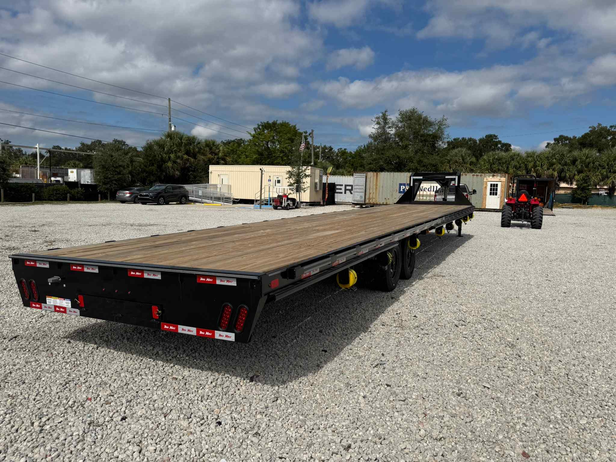 New 8.5×40 TRAILMAXX Flatbed Trailer