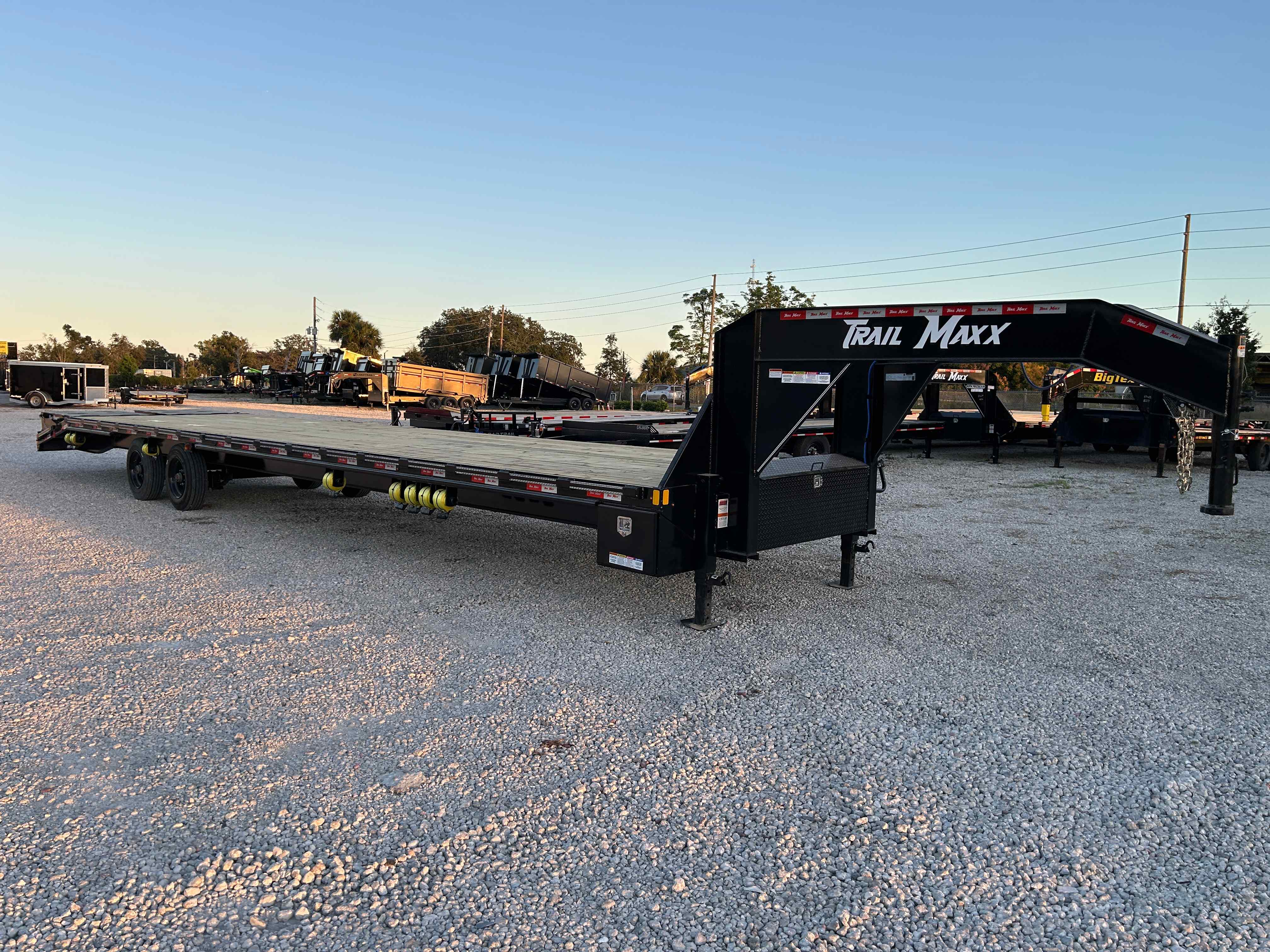 New 8.5×40 TRAILMAXX Flatbed Trailer