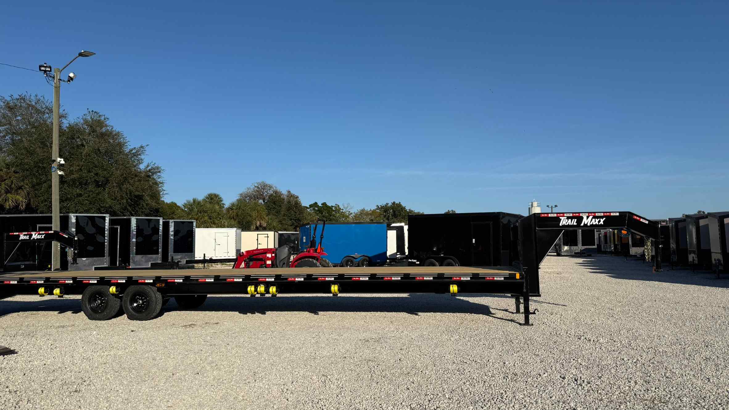 New 8.5×40 TRAILMAXX Flatbed Trailer