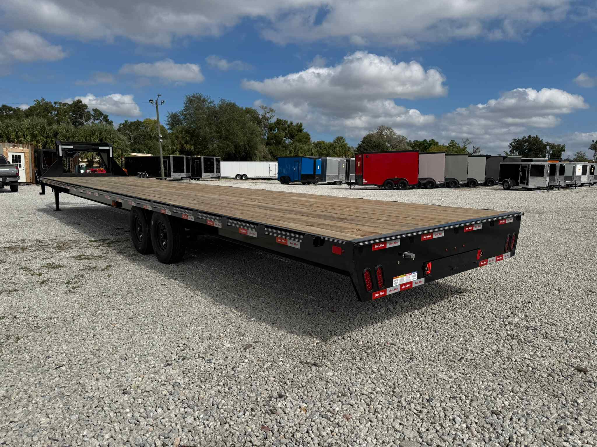 New 8.5×40 TRAILMAXX Flatbed Trailer