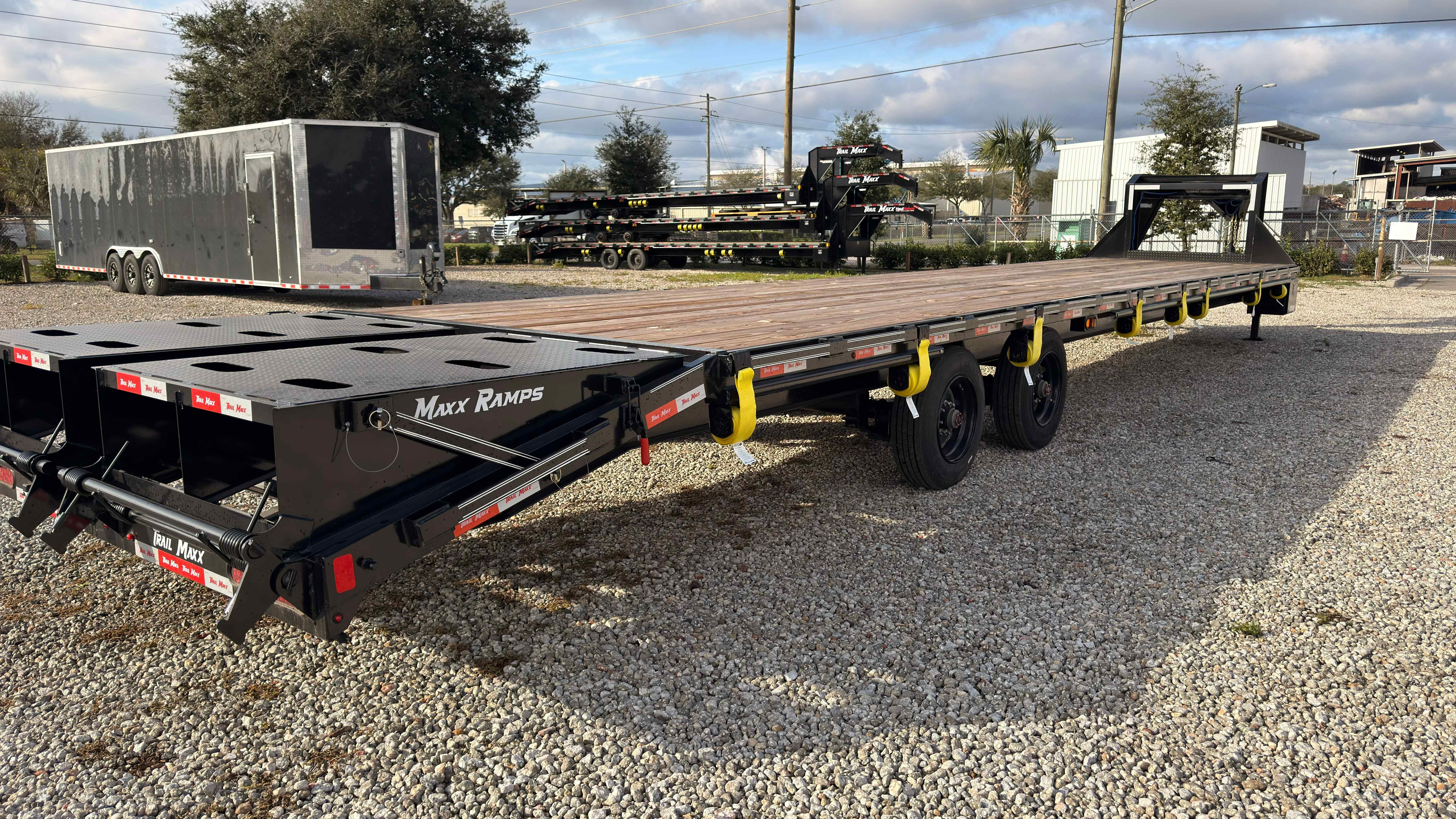 New 8.5×40 TRAILMAXX Flatbed Trailer