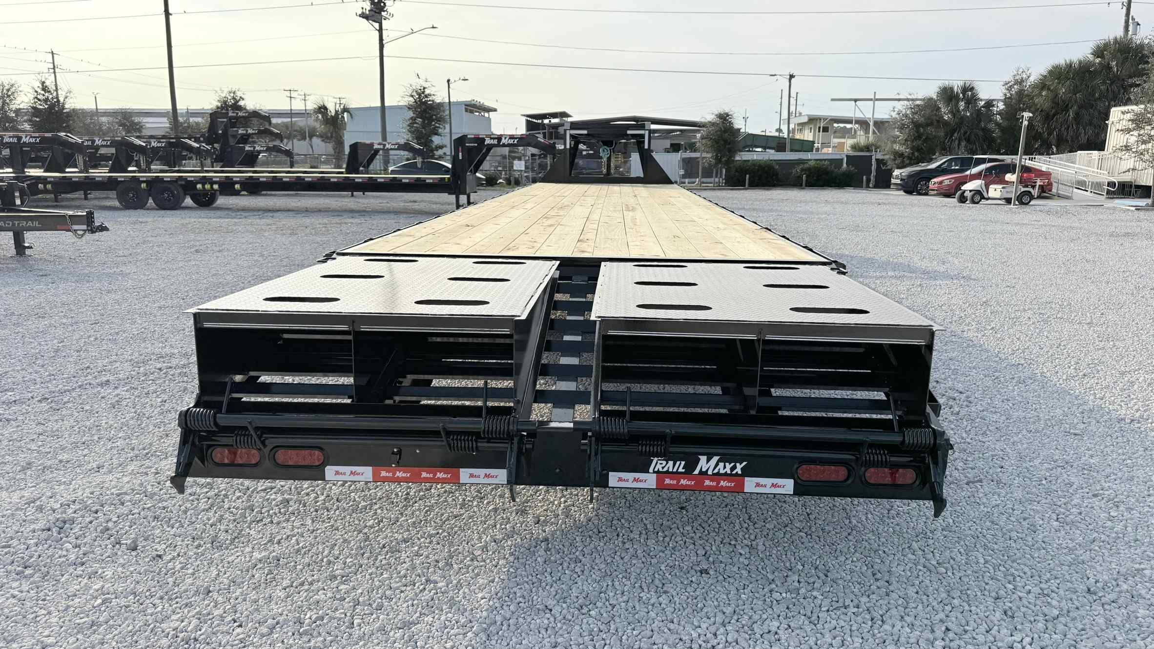 New 8.5×40 TRAILMAXX Flatbed Trailer