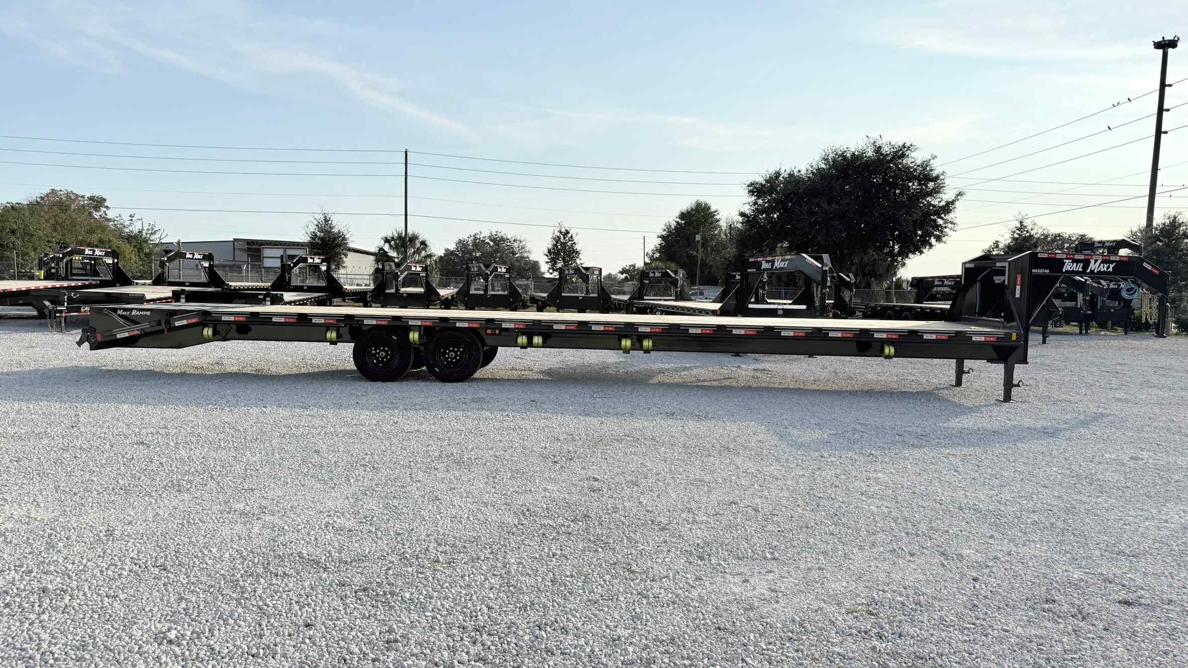 New 8.5×40 TRAILMAXX Flatbed Trailer