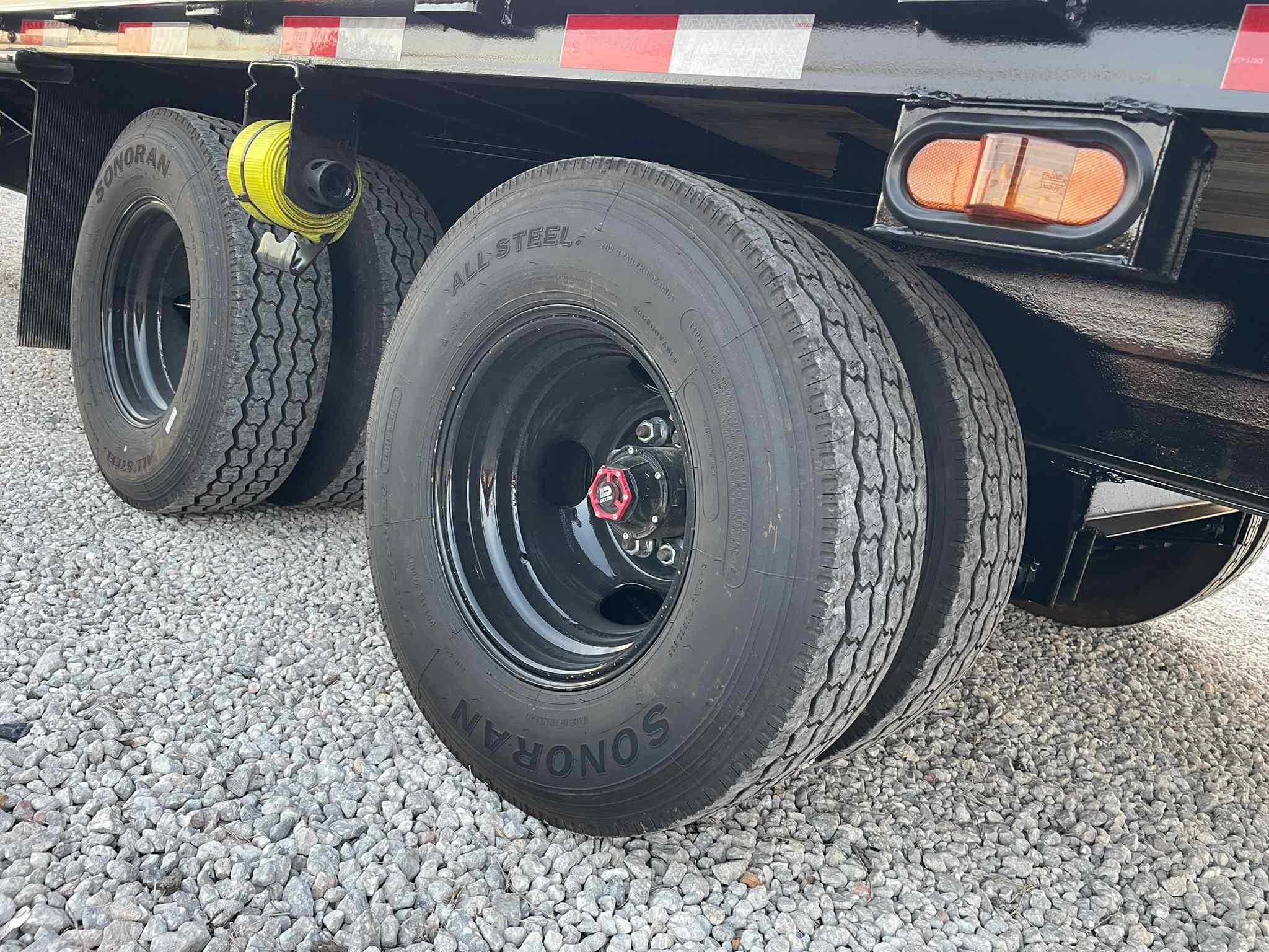 New 8.5×40 TRAILMAXX Flatbed Trailer