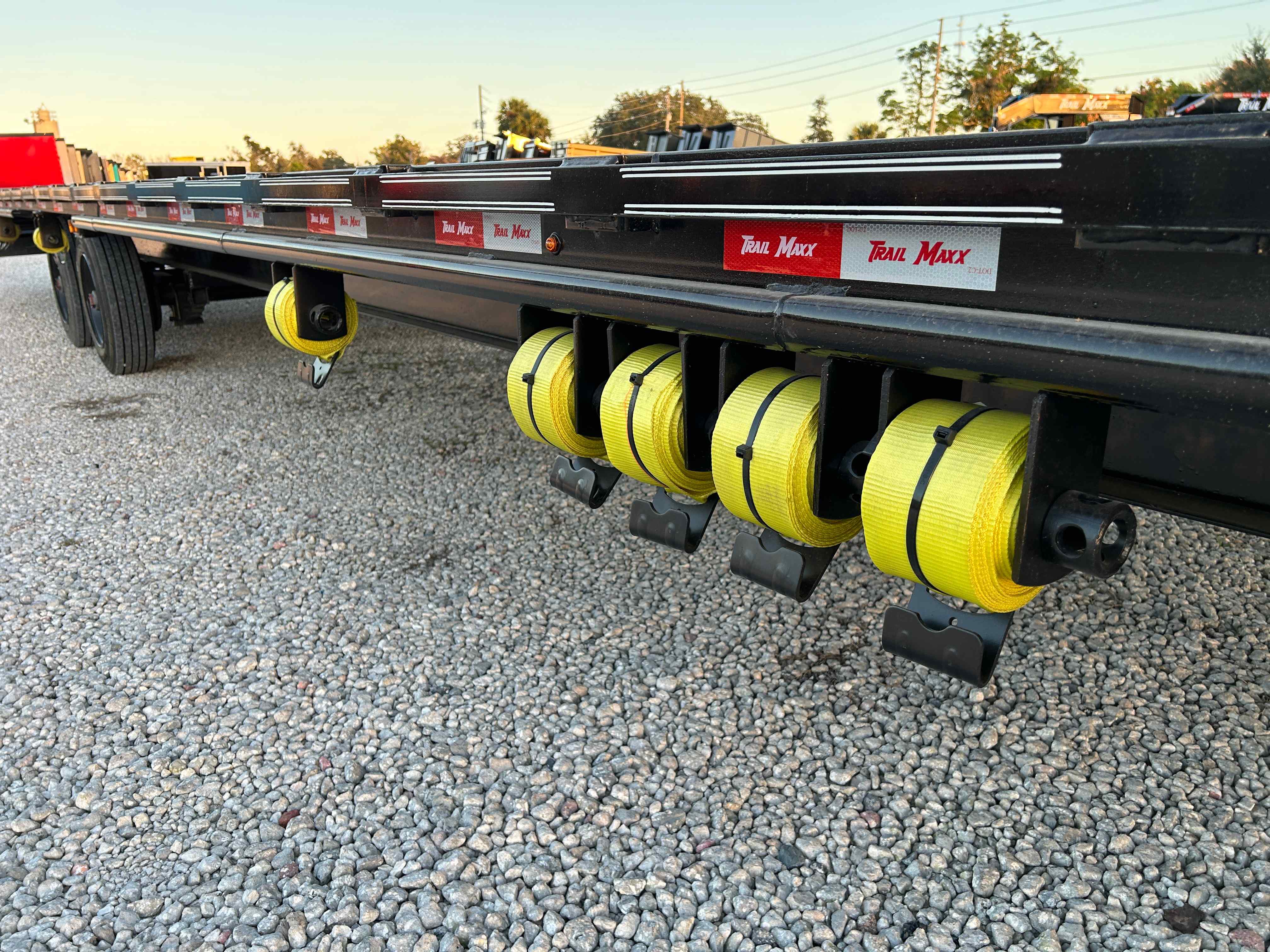 New 8.5×40 TRAILMAXX Flatbed Trailer