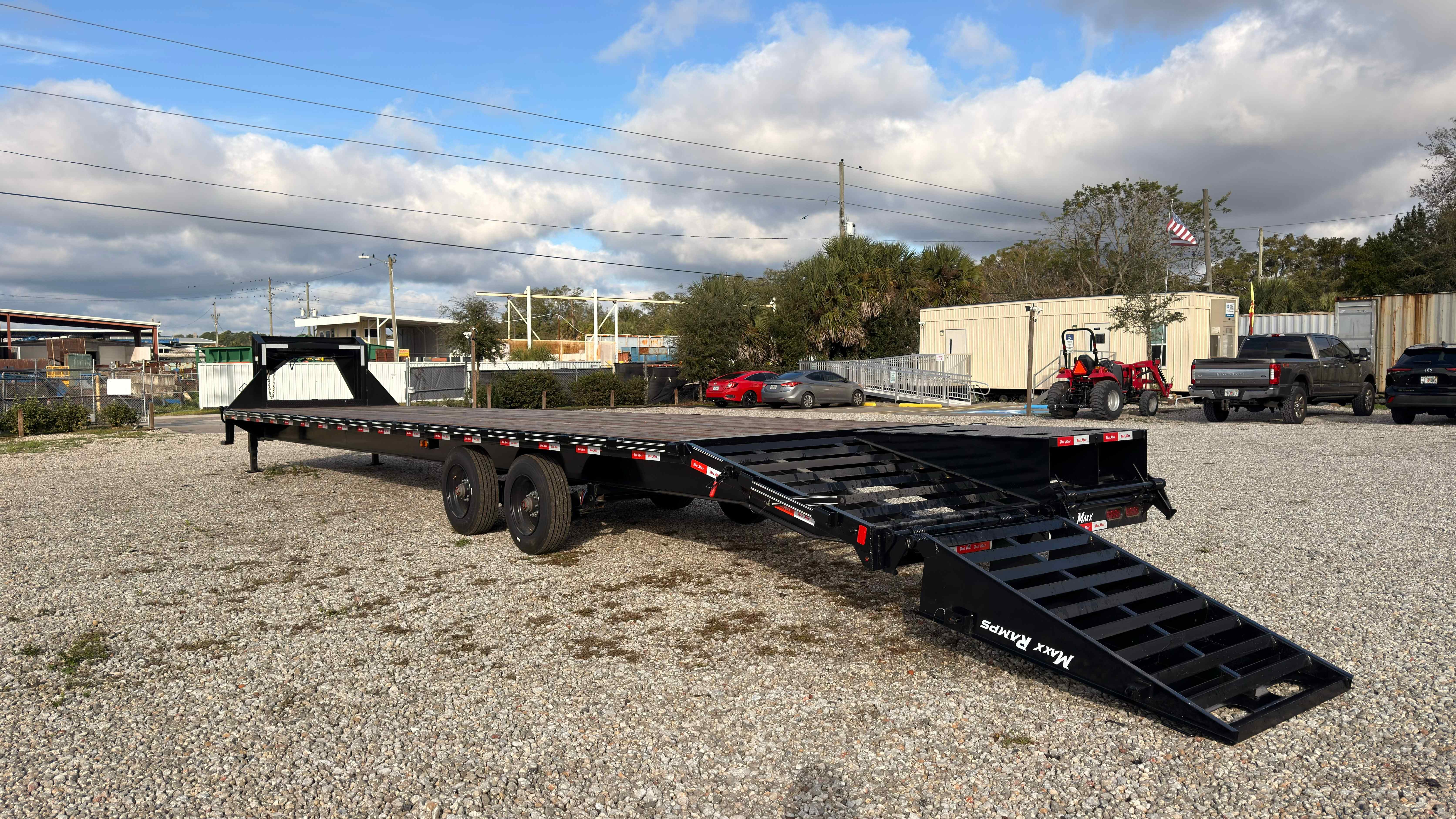 New 8.5×40 TRAILMAXX Flatbed Trailer