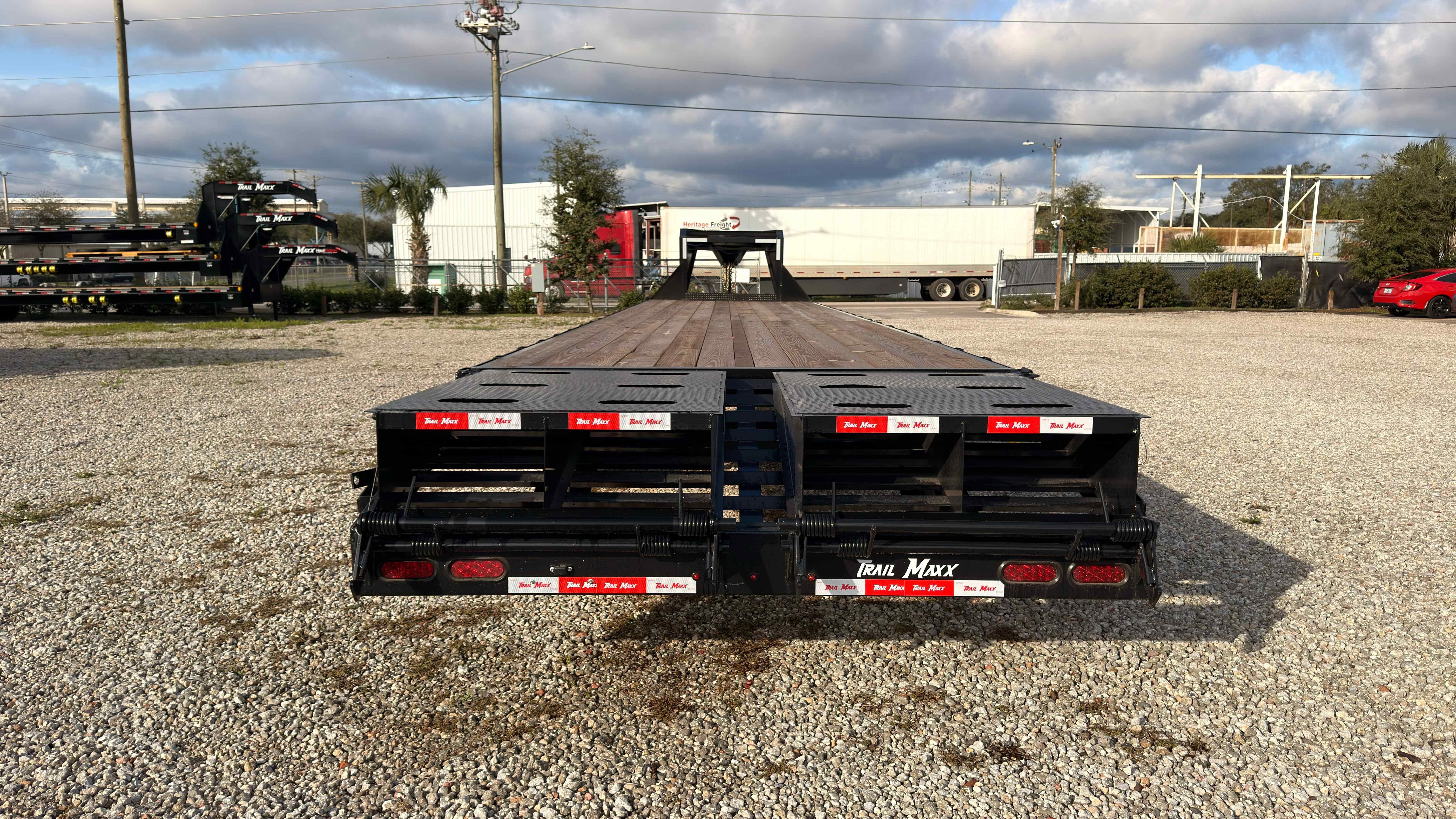 New 8.5×40 TRAILMAXX Flatbed Trailer
