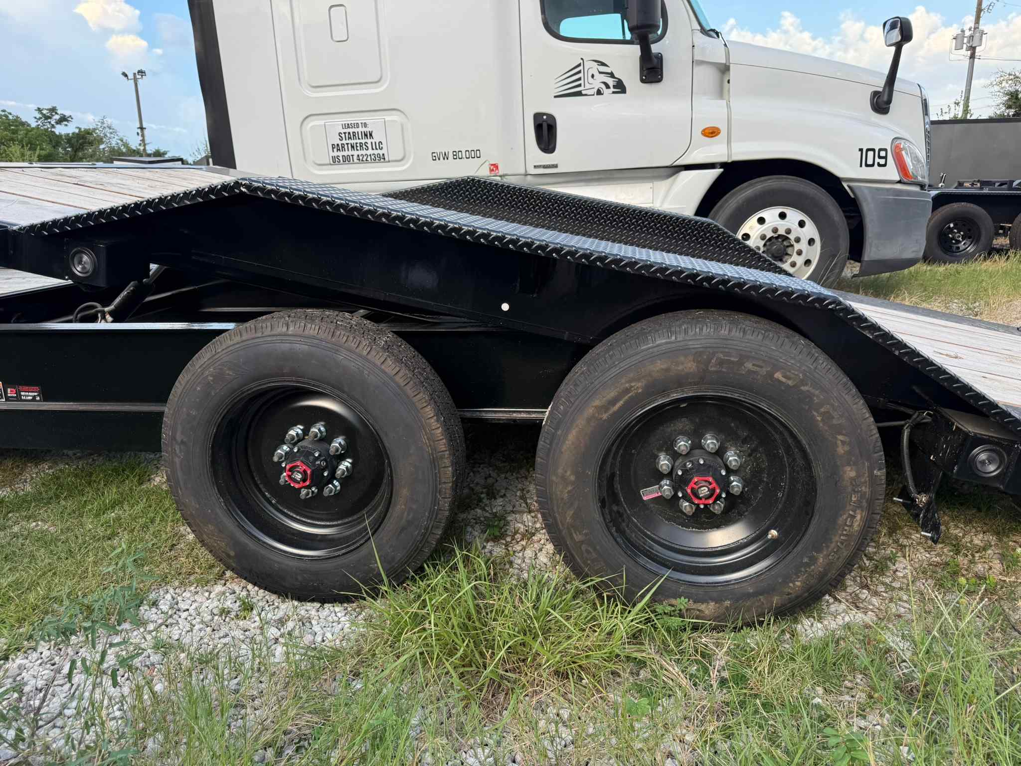 New 8.5×20 LOAD TRAIL Tilt Trailer