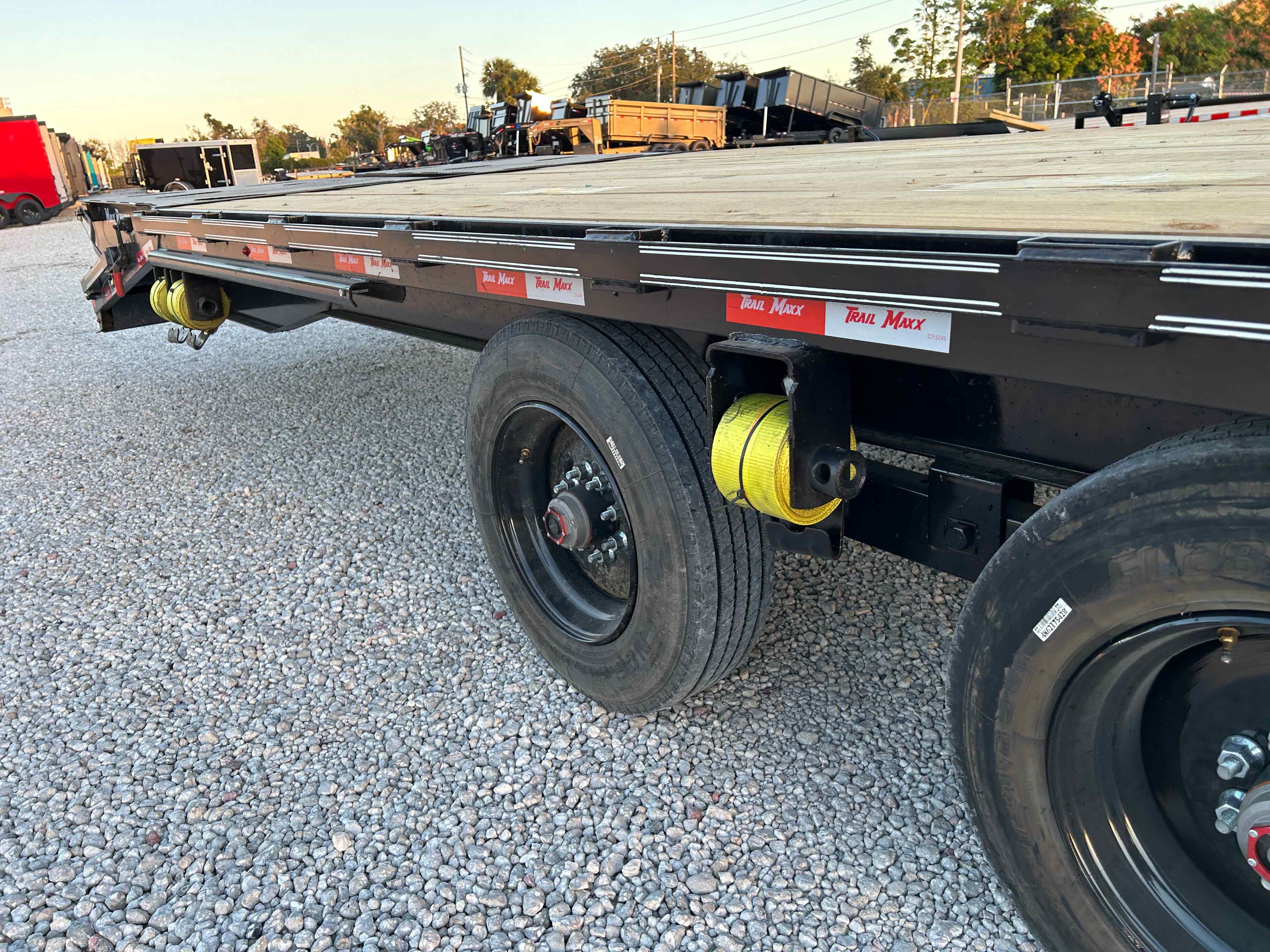 New 8.5×40 TRAILMAXX Flatbed Trailer