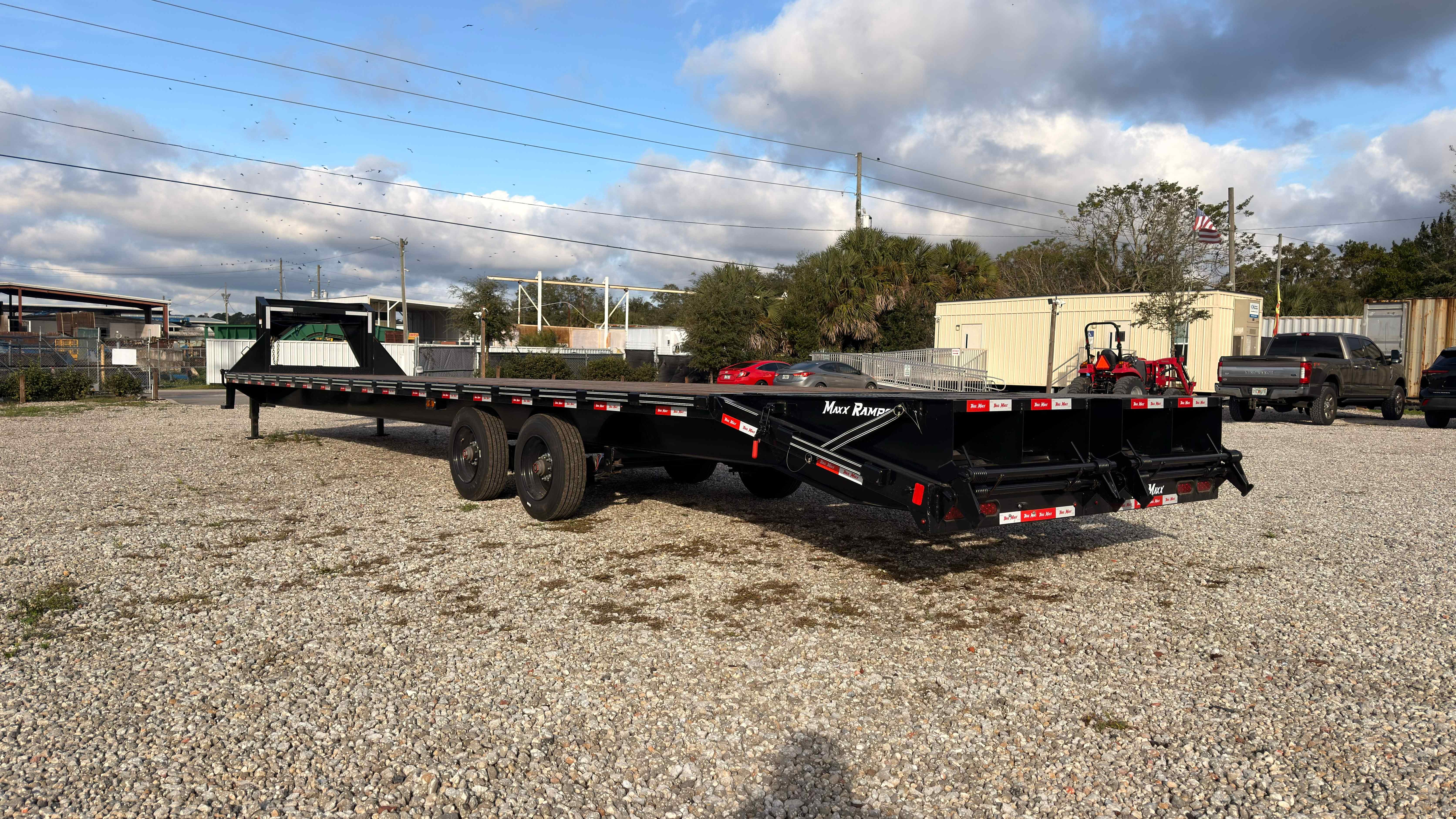 New 8.5×40 TRAILMAXX Flatbed Trailer