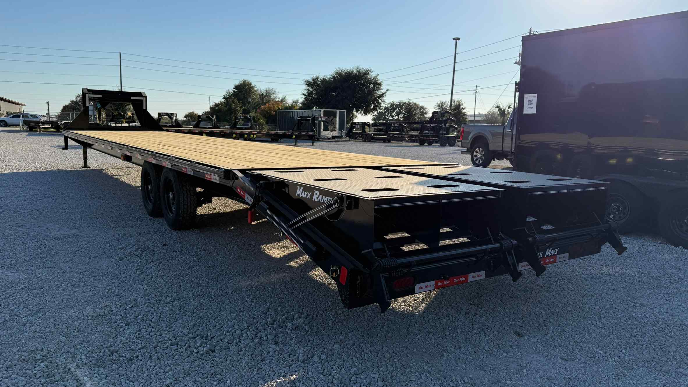 New 8.5×40 TRAILMAXX Flatbed Trailer