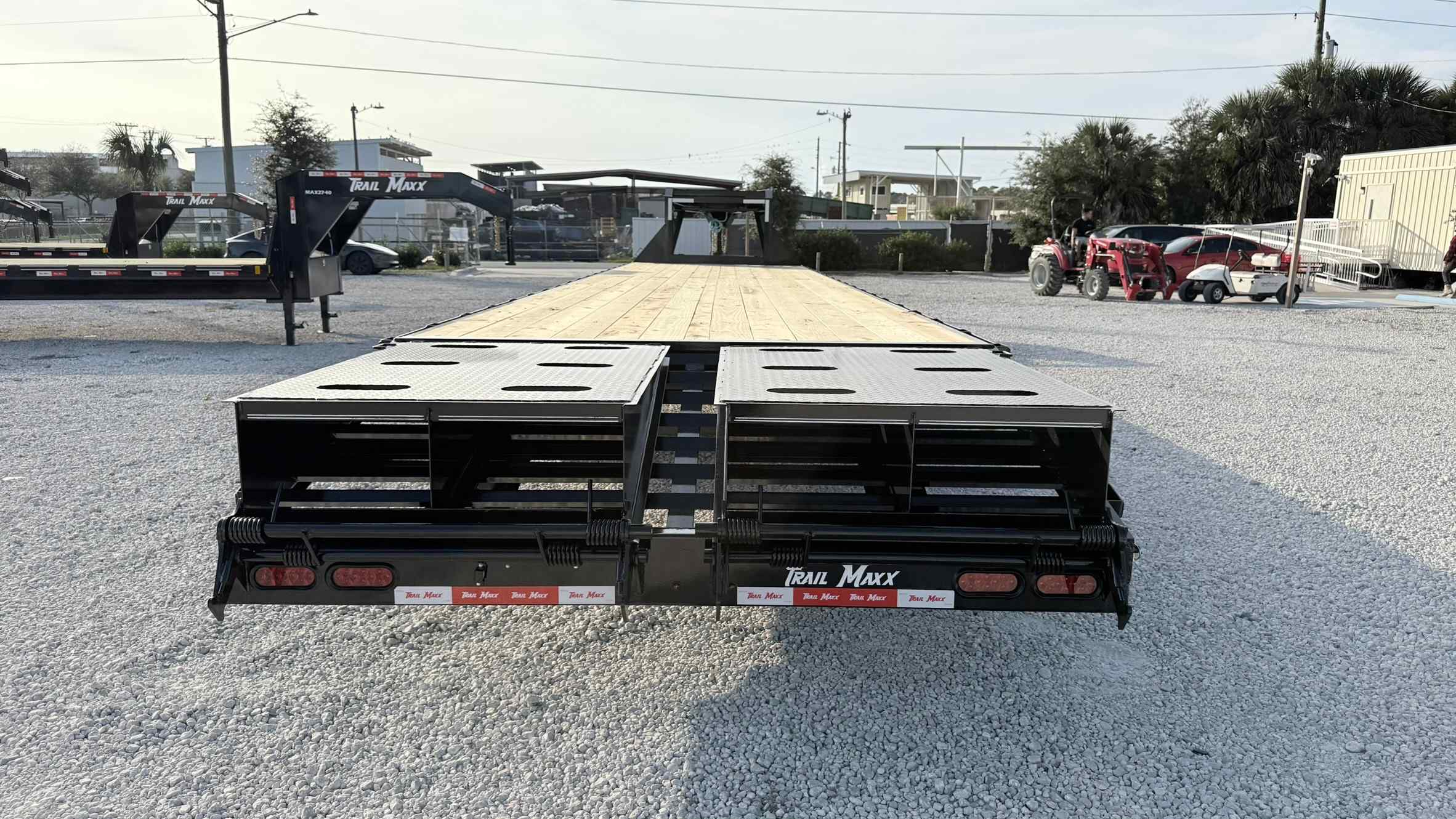 New 8.5×40 TRAILMAXX Flatbed Trailer