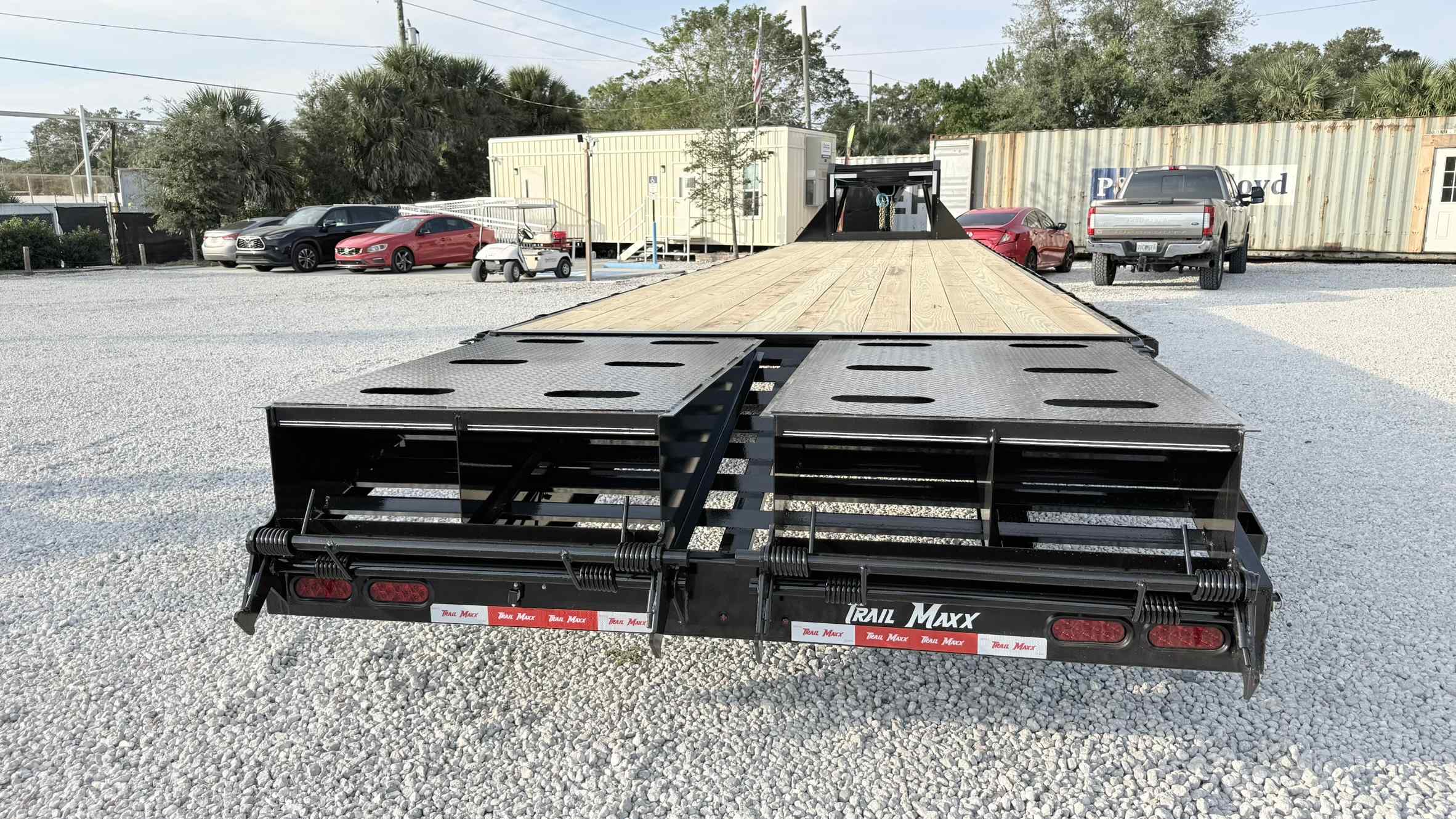 New 8.5×40 TRAILMAXX Flatbed Trailer