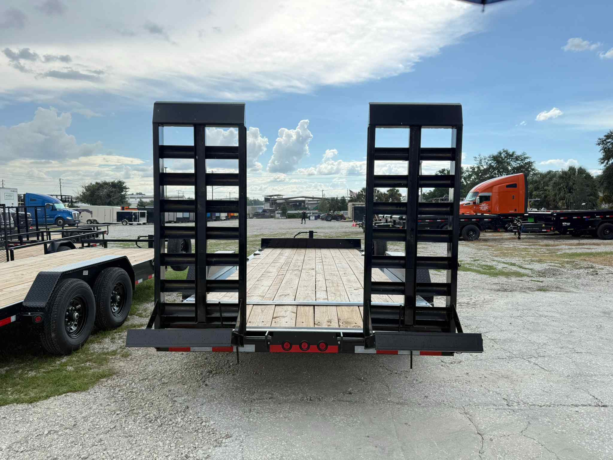 New 7×20 LOAD TRAIL Equipment Trailer