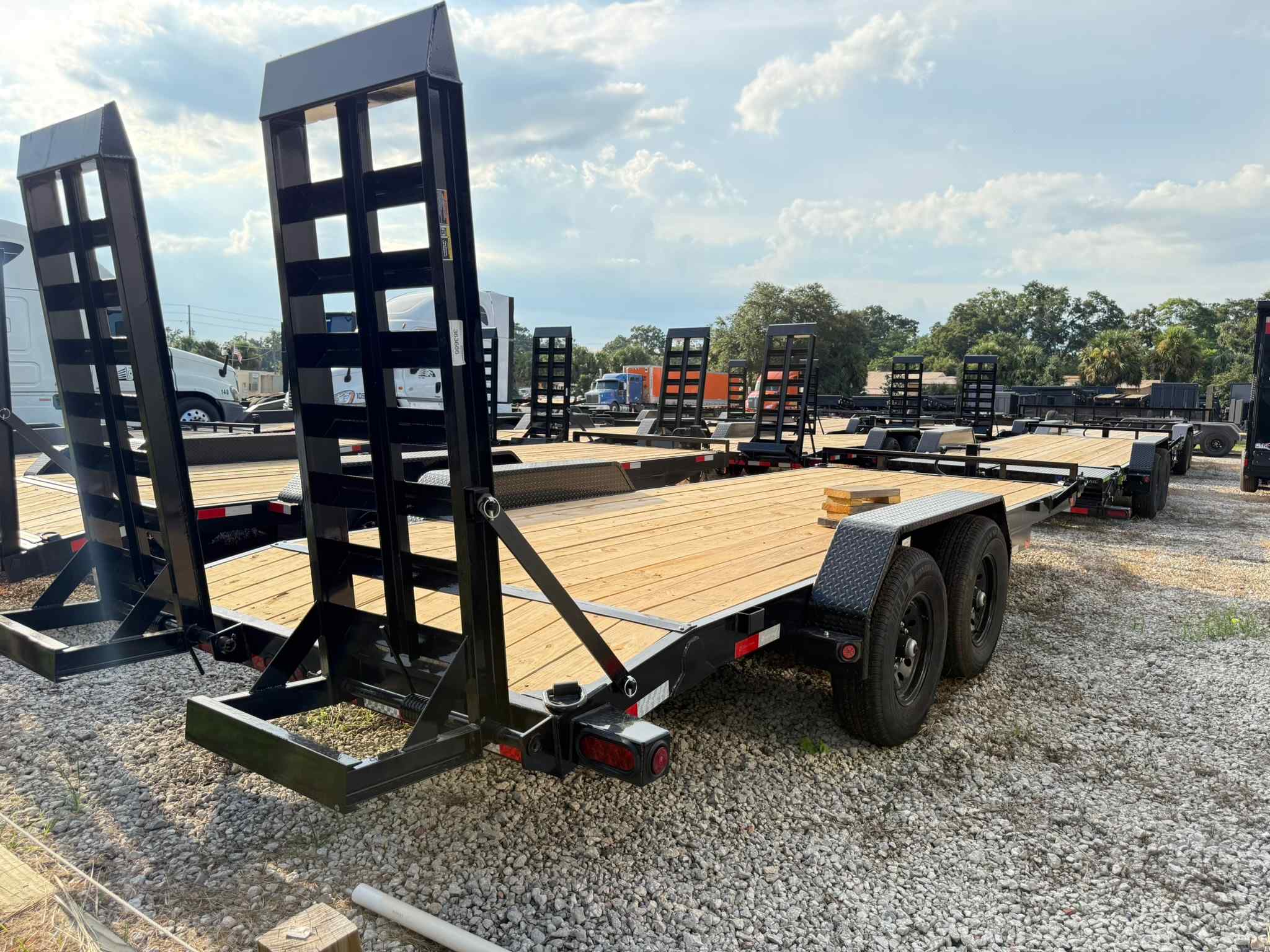 New 7×20 LOAD TRAIL Equipment Trailer