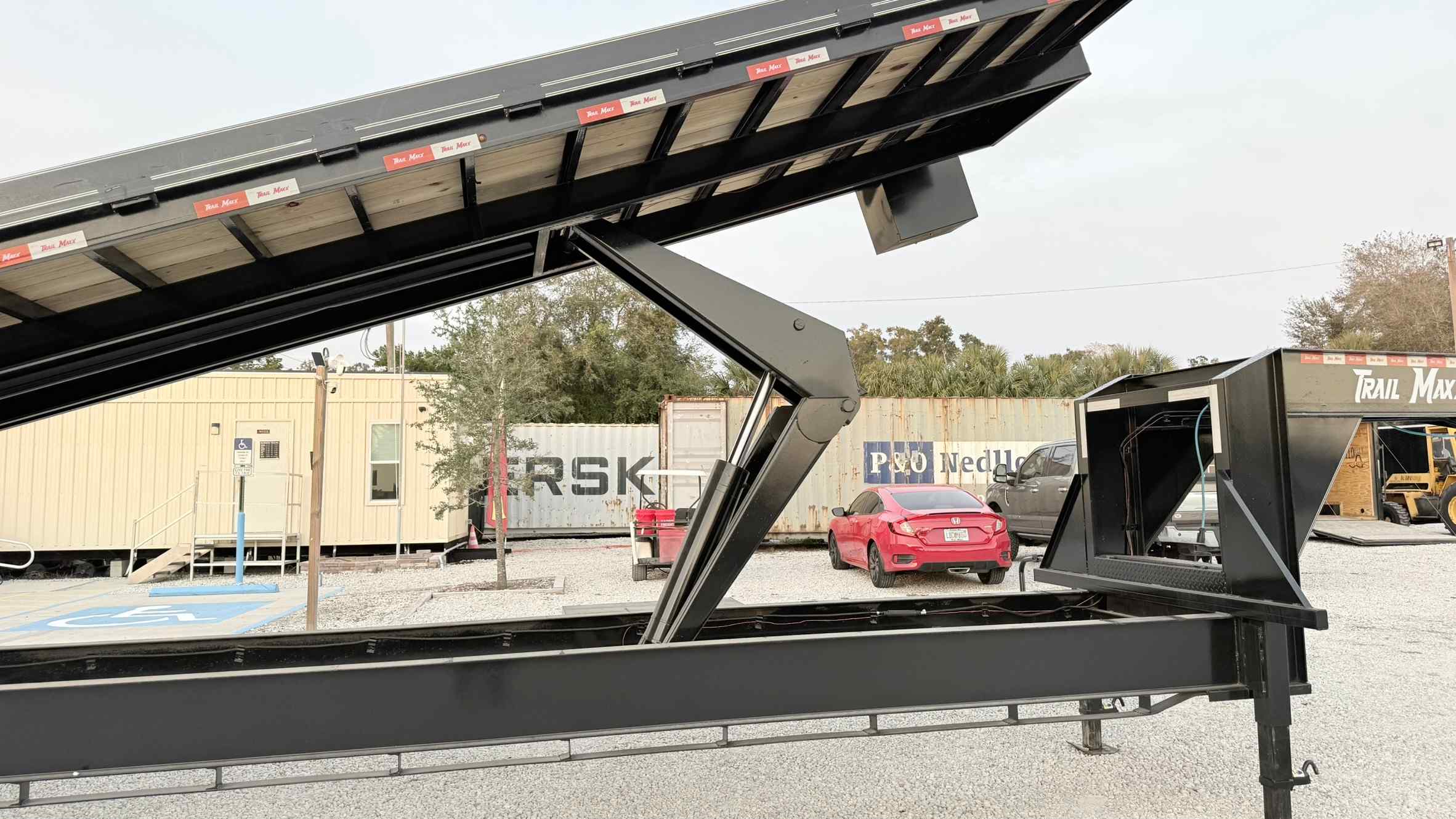 New 8.5X40 TRAILMAXX Tilt Trailer