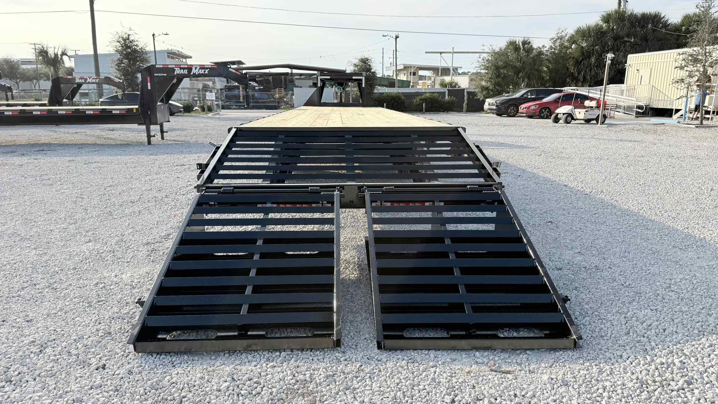 New 8.5×40 TRAILMAXX Flatbed Trailer