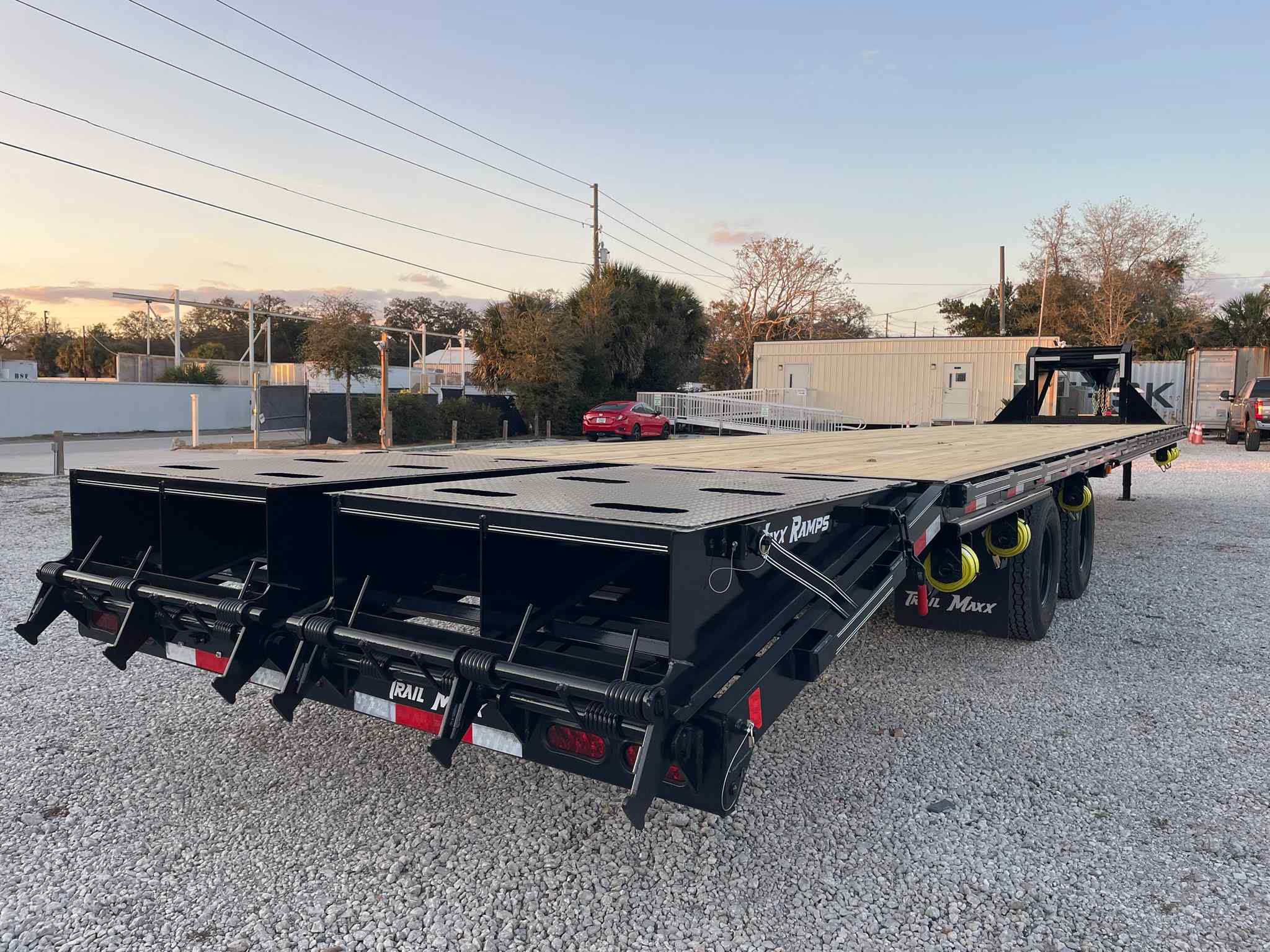 New 8.5×40 TRAILMAXX Flatbed Trailer