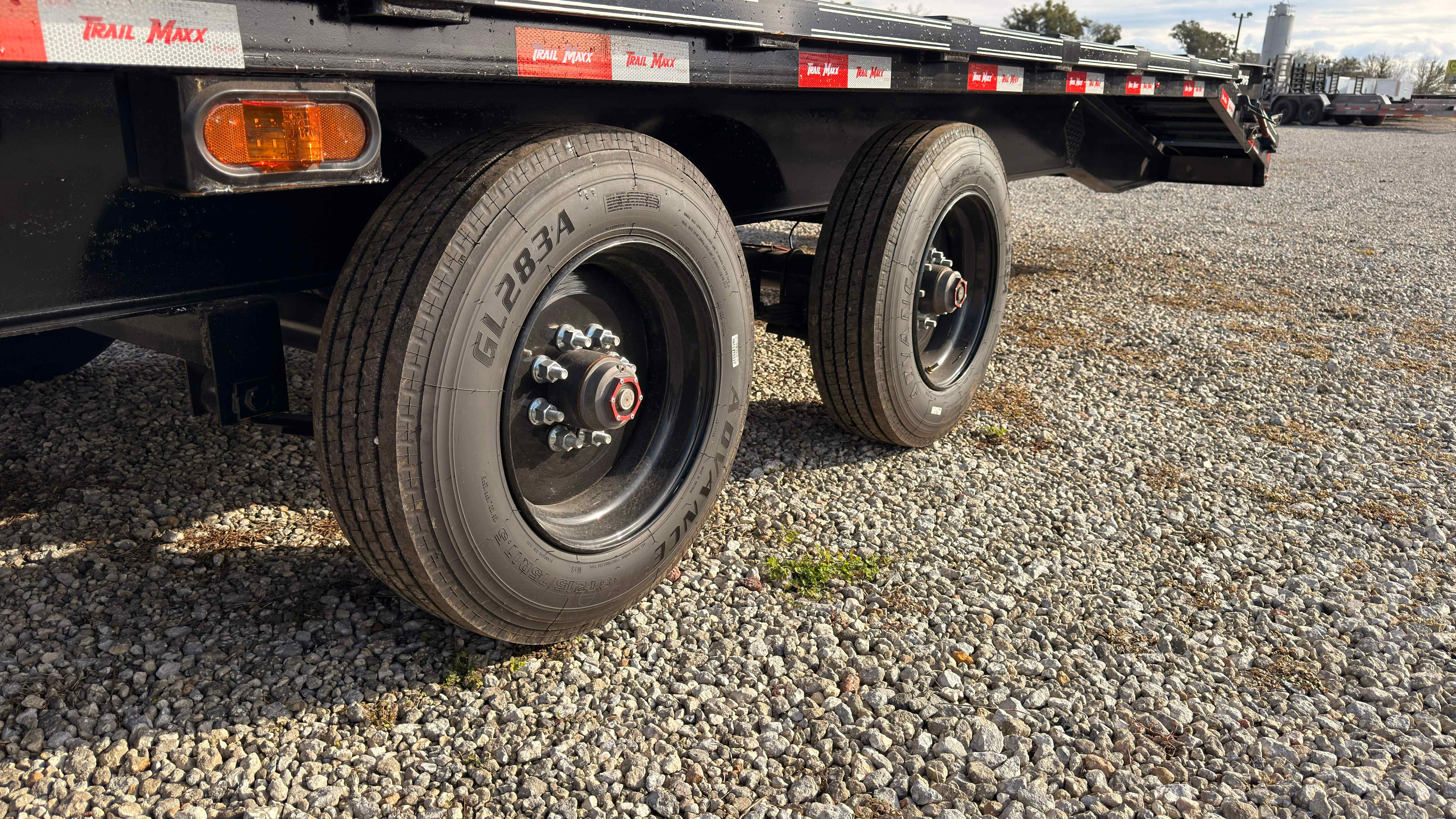 New 8.5×40 TRAILMAXX Flatbed Trailer