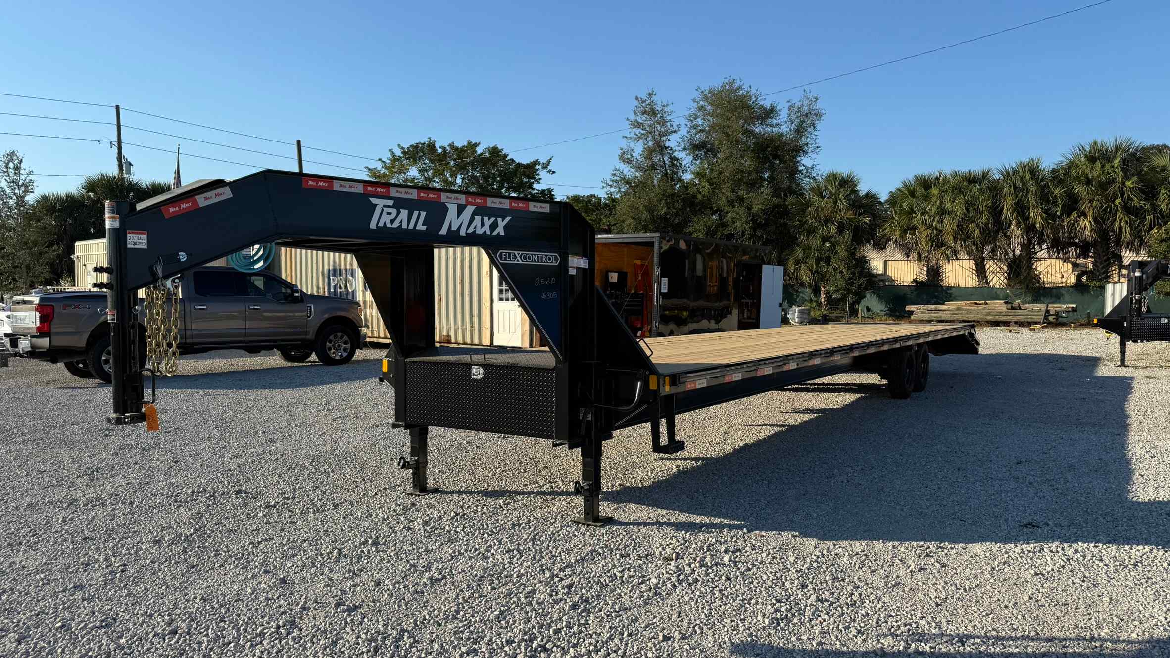 New 8.5×40 TRAILMAXX Flatbed Trailer