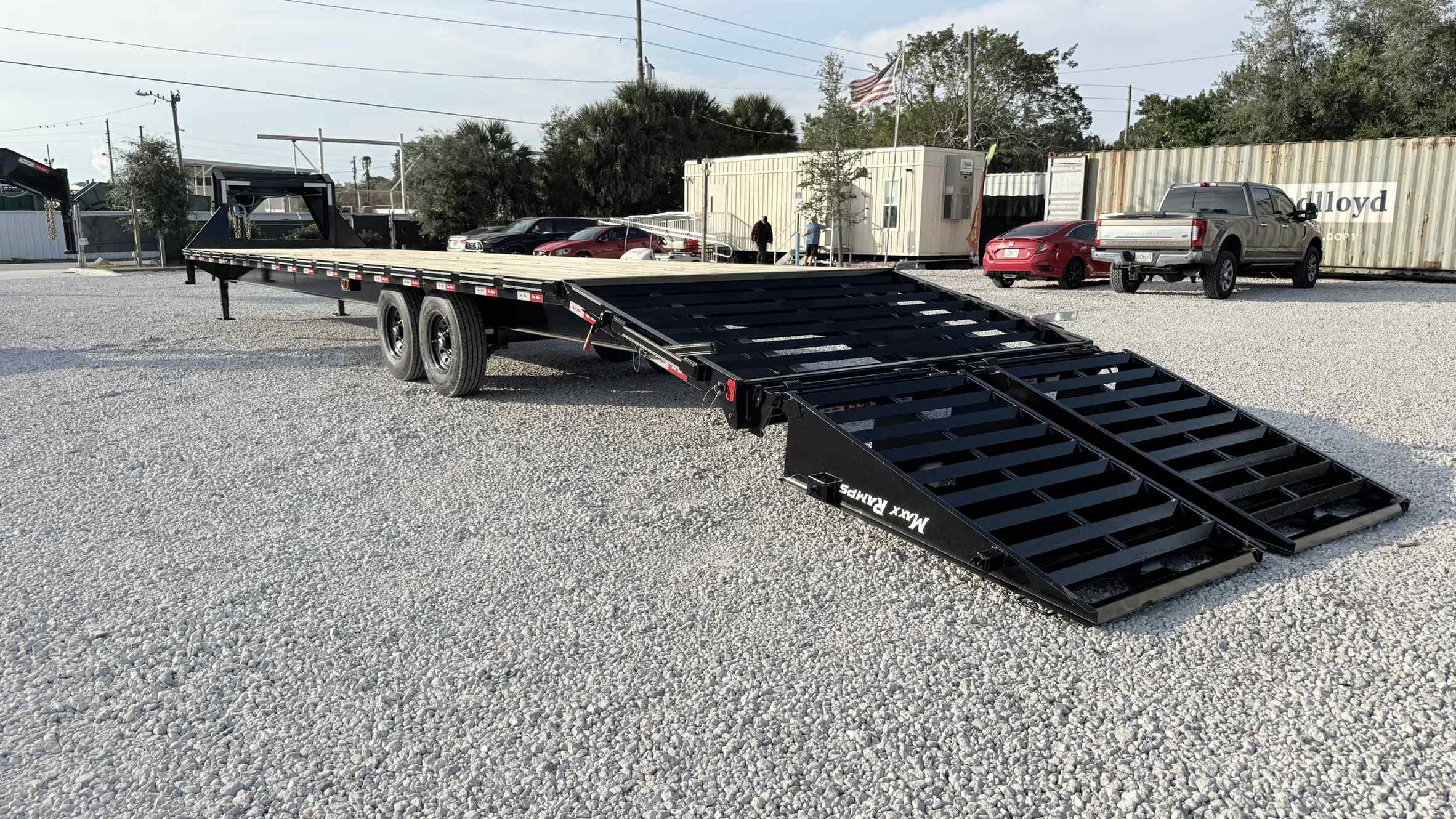 New 8.5×40 TRAILMAXX Flatbed Trailer