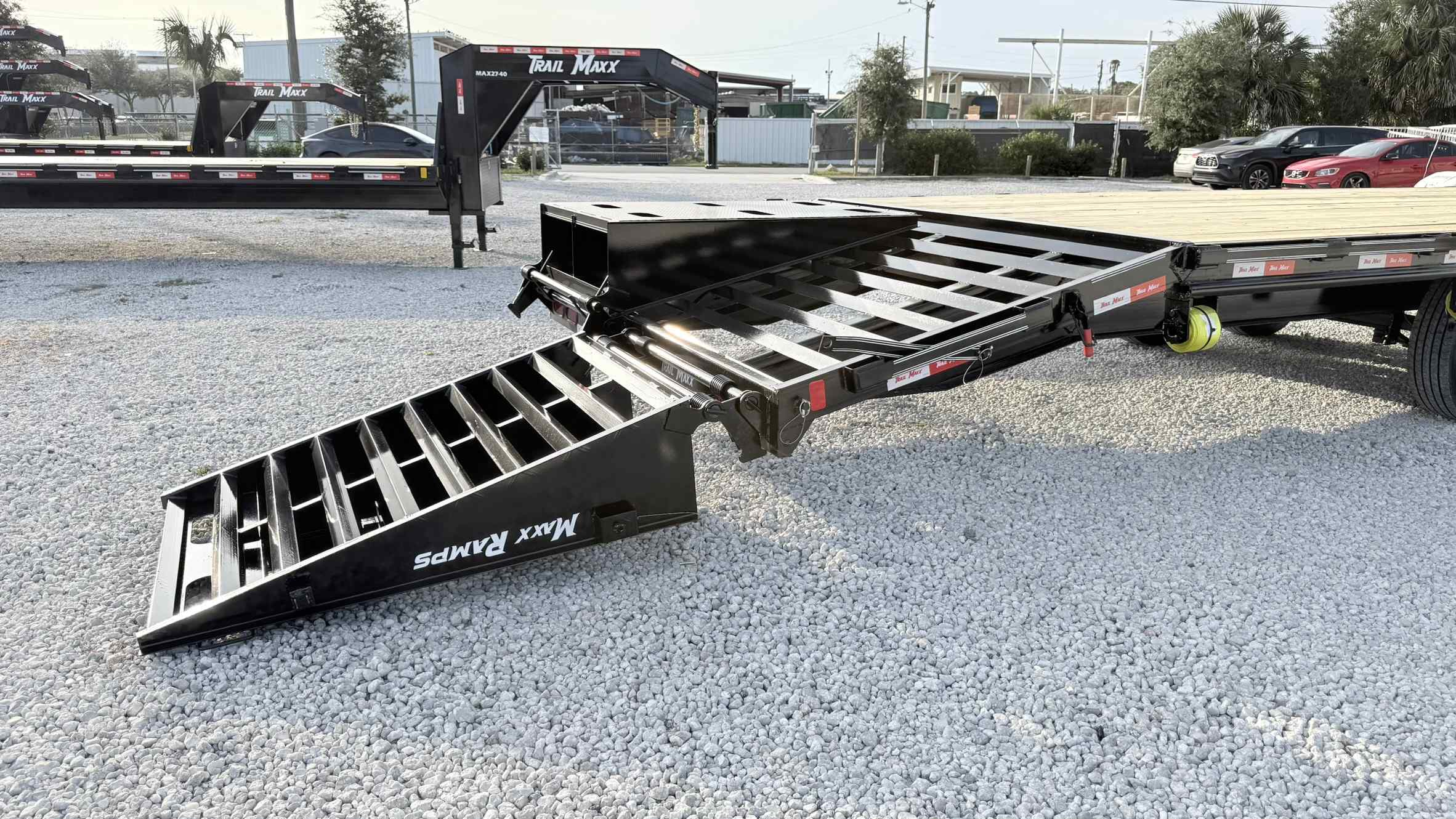 New 8.5×40 TRAILMAXX Flatbed Trailer